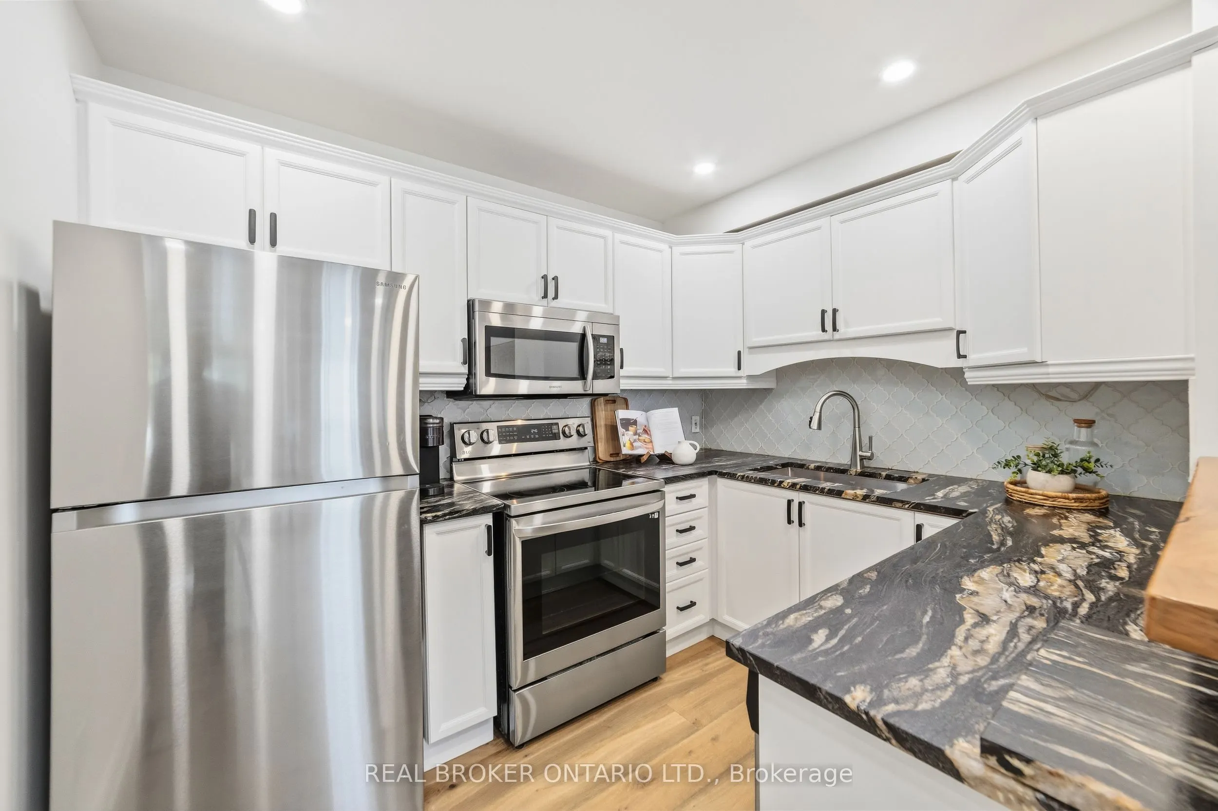 1085 Harrogate Drive #5
