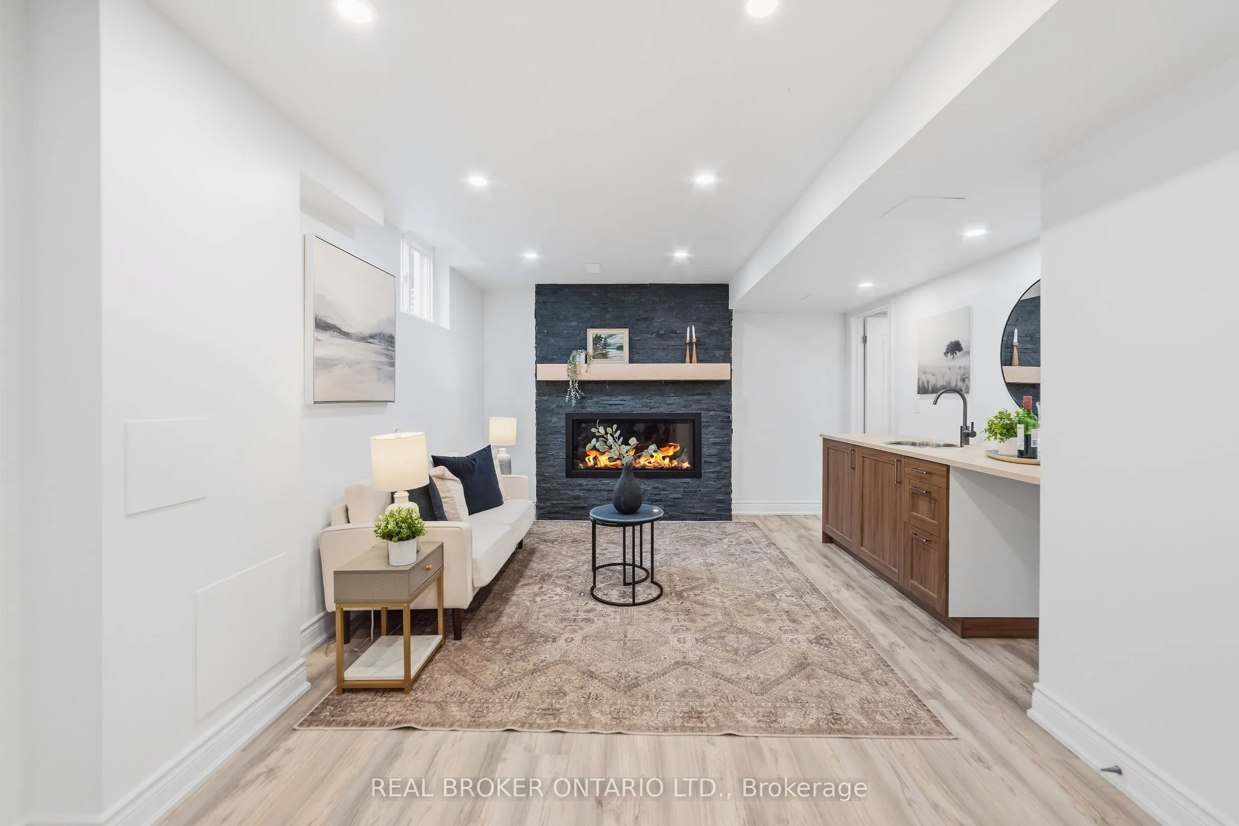 1085 Harrogate Drive #5