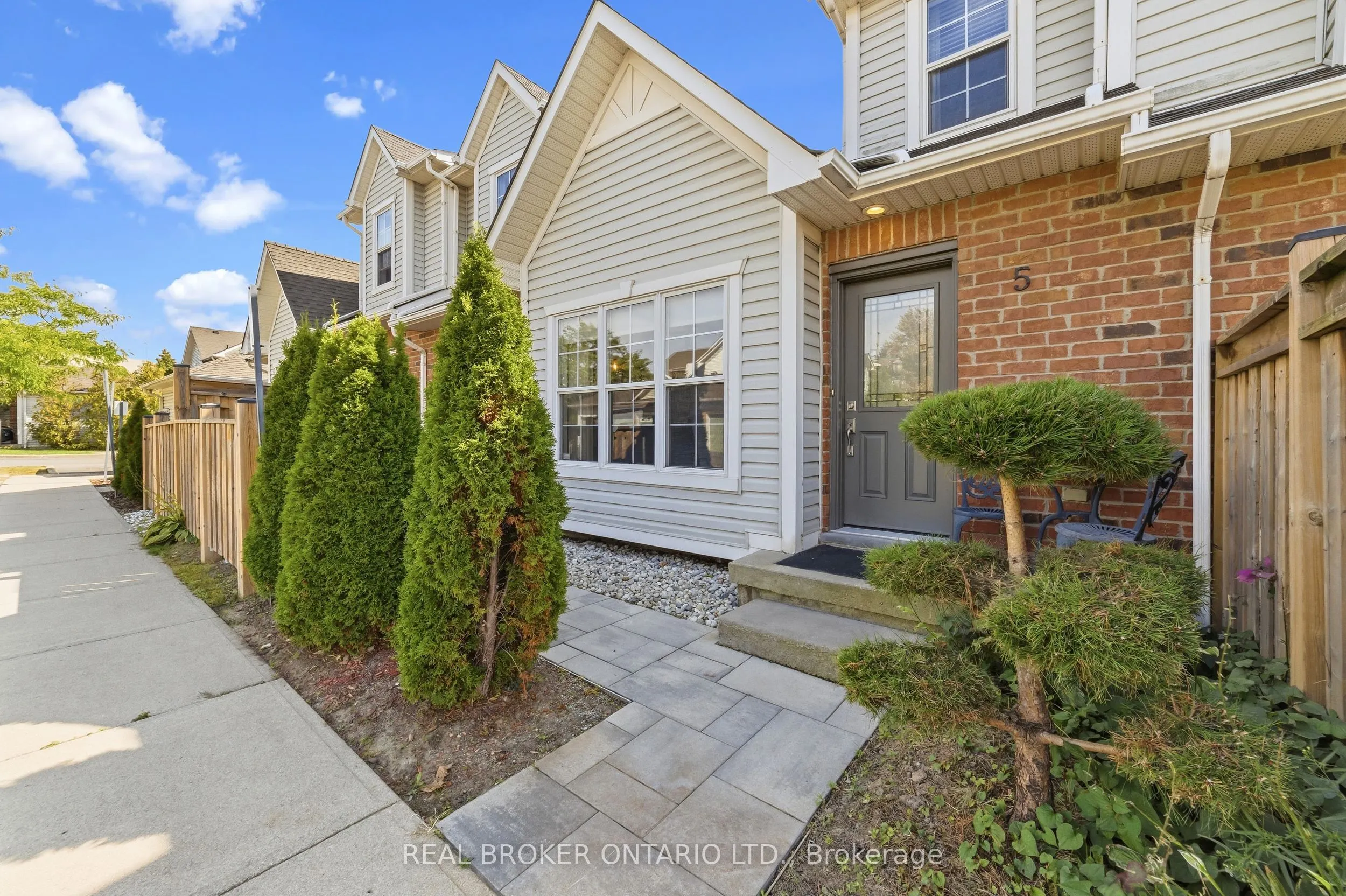 1085 Harrogate Drive #5
