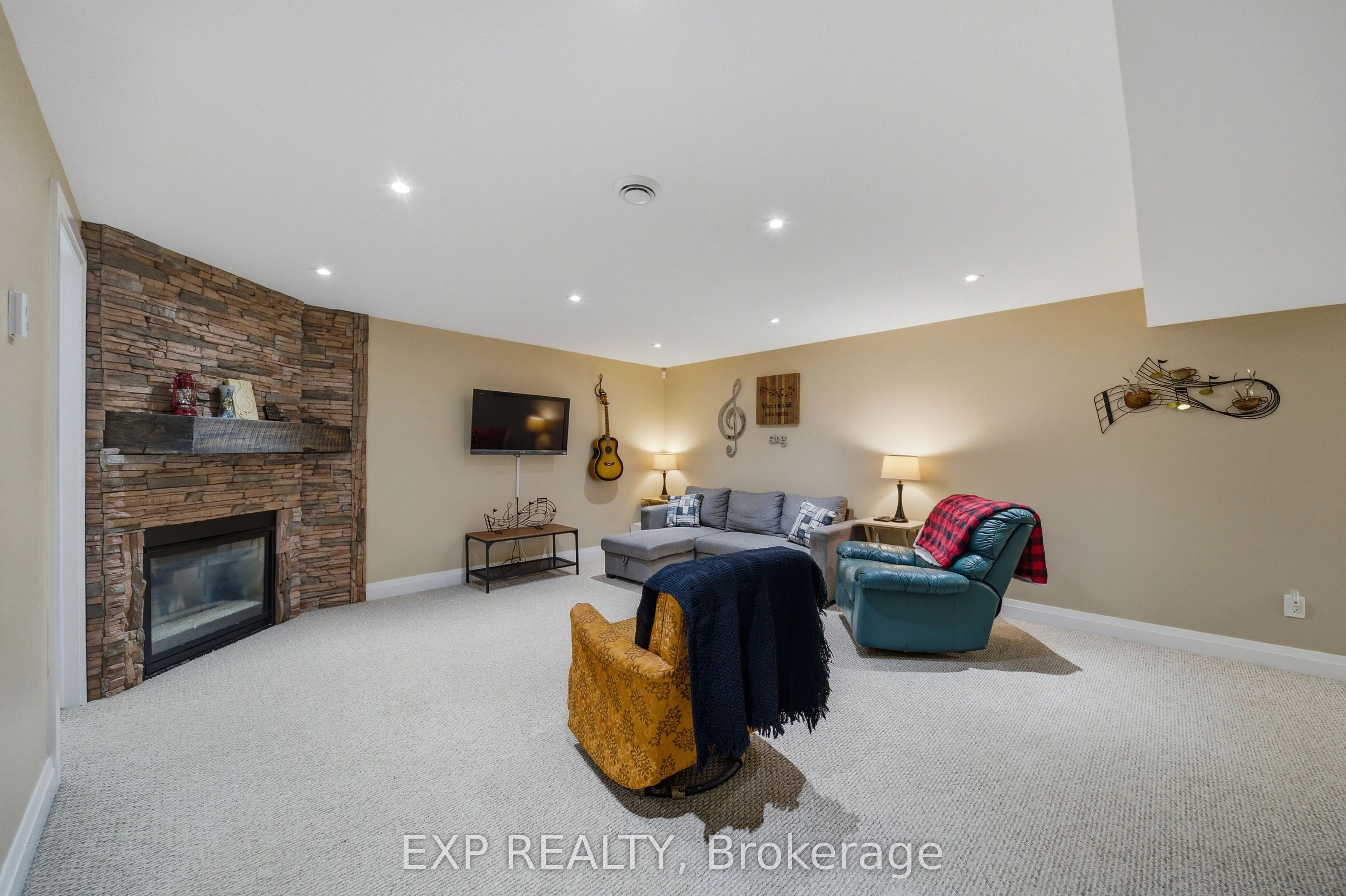 4 Provost Street