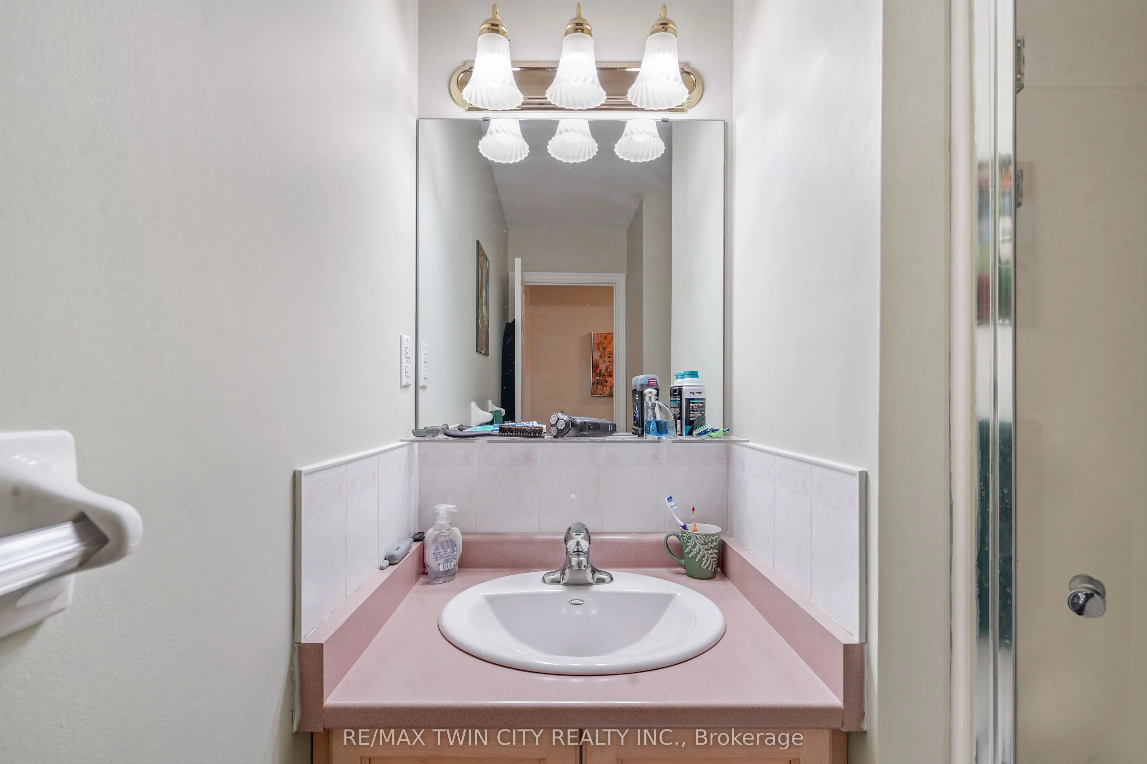 1 Buchanan Crescent #11