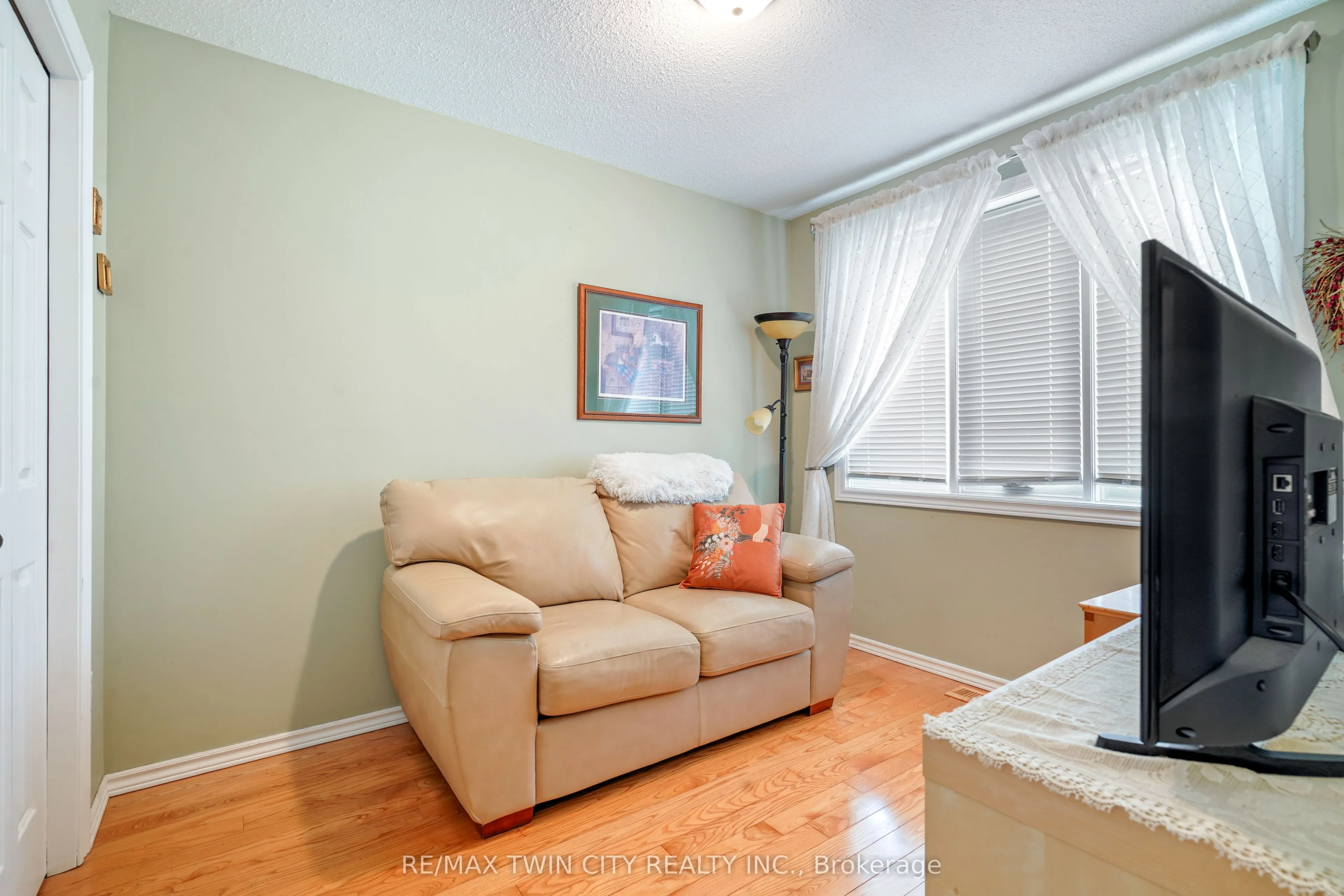 1 Buchanan Crescent #11