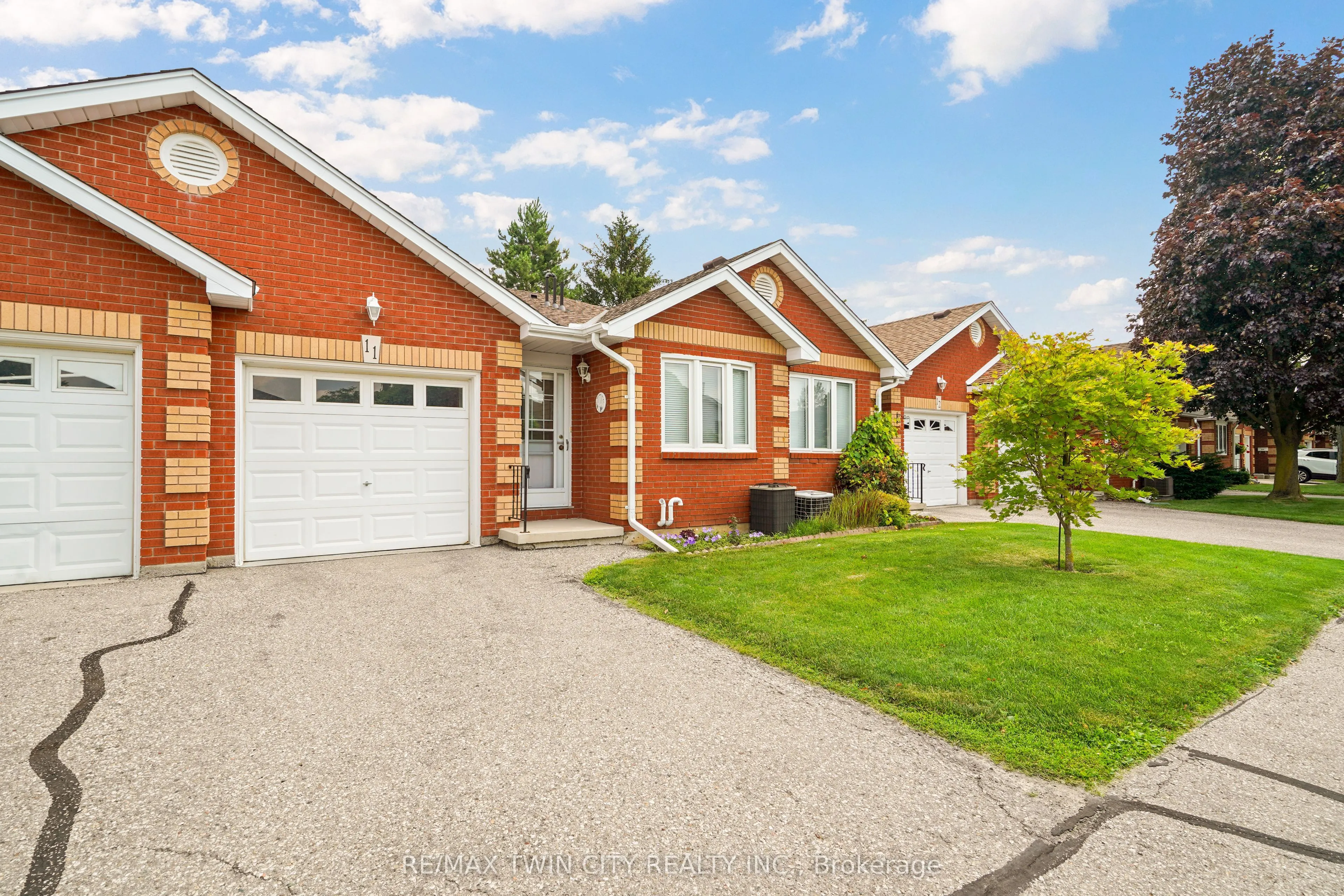 1 Buchanan Crescent #11