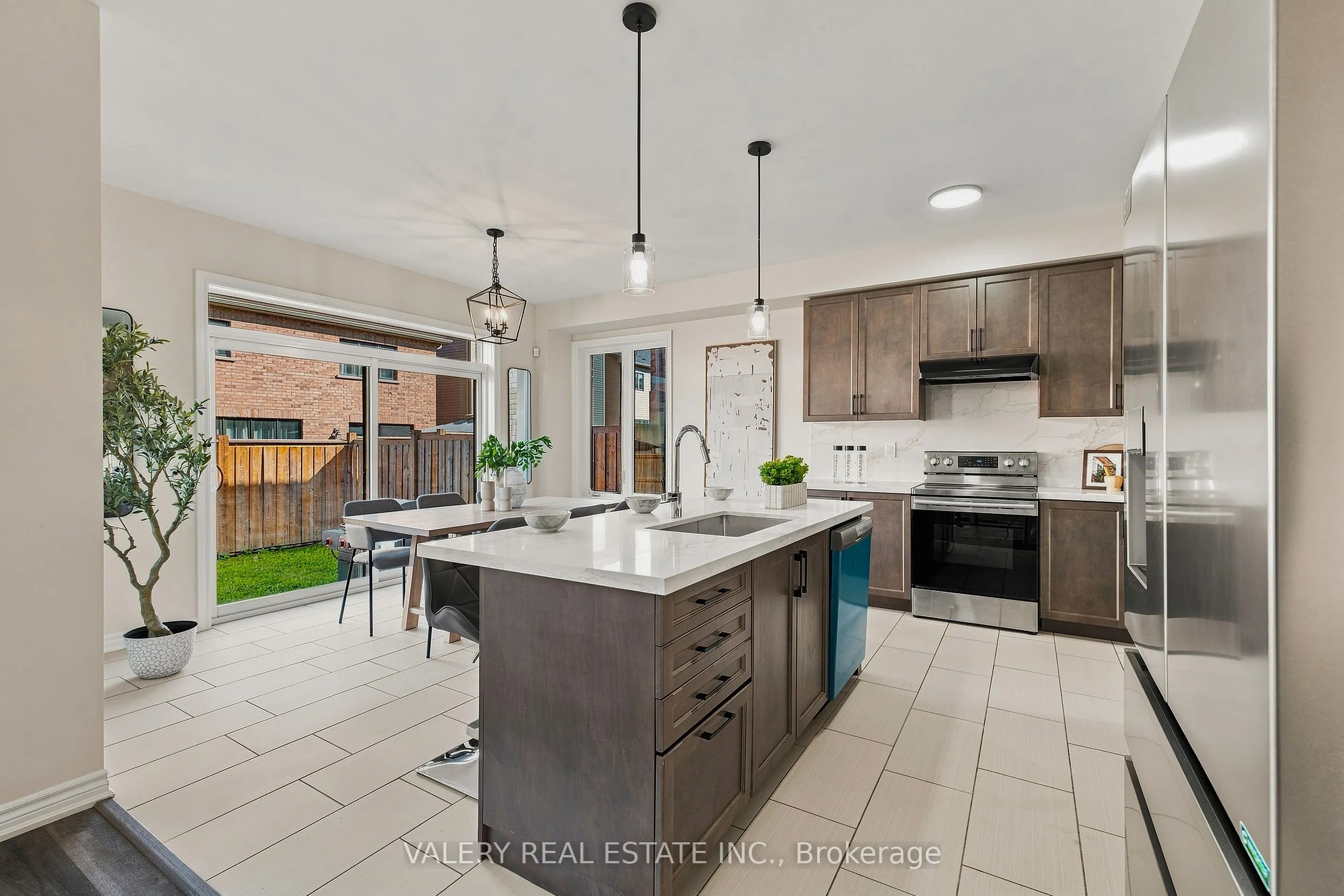 32 Montrose Avenue