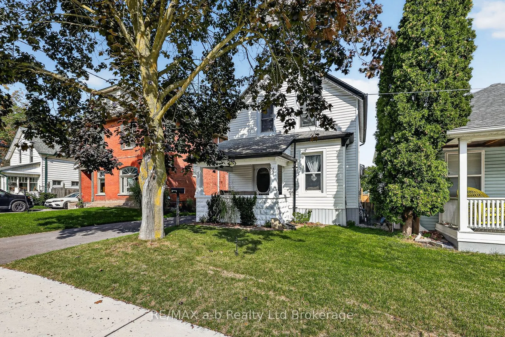 553 Mary Street