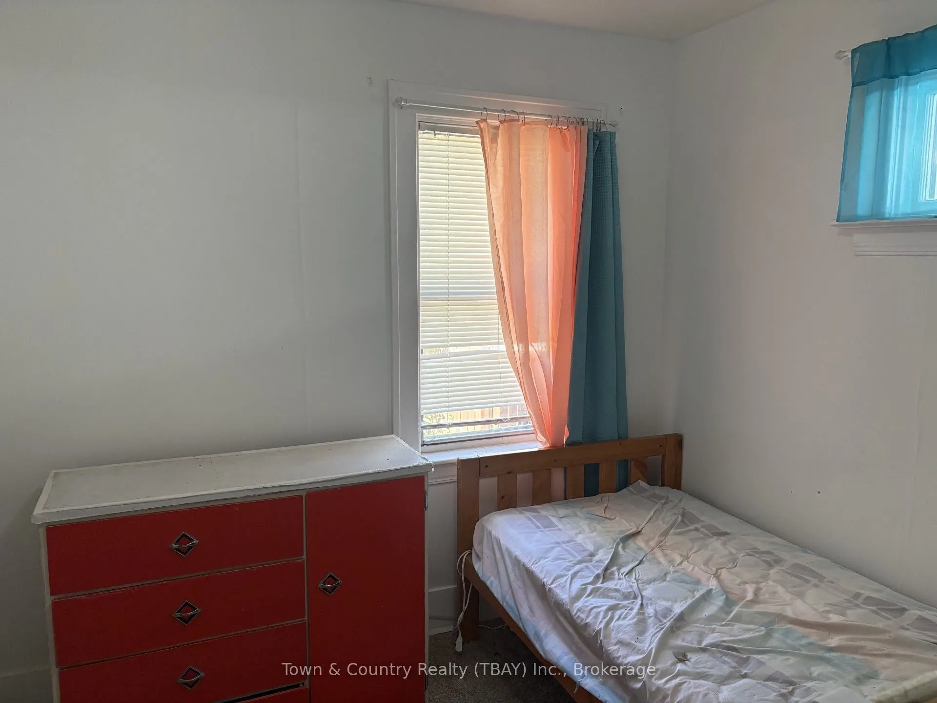 509 May Street N