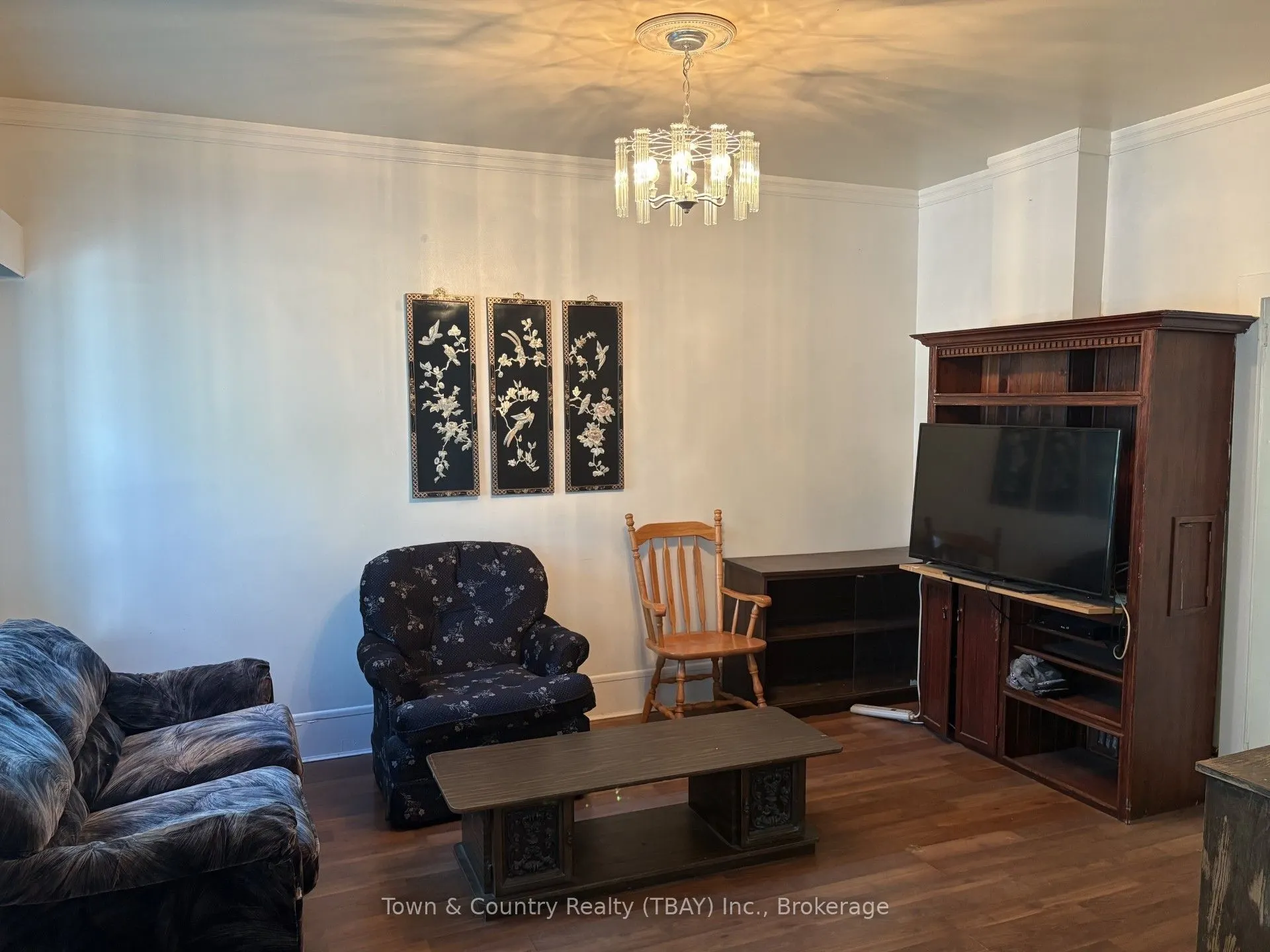 509 May Street N