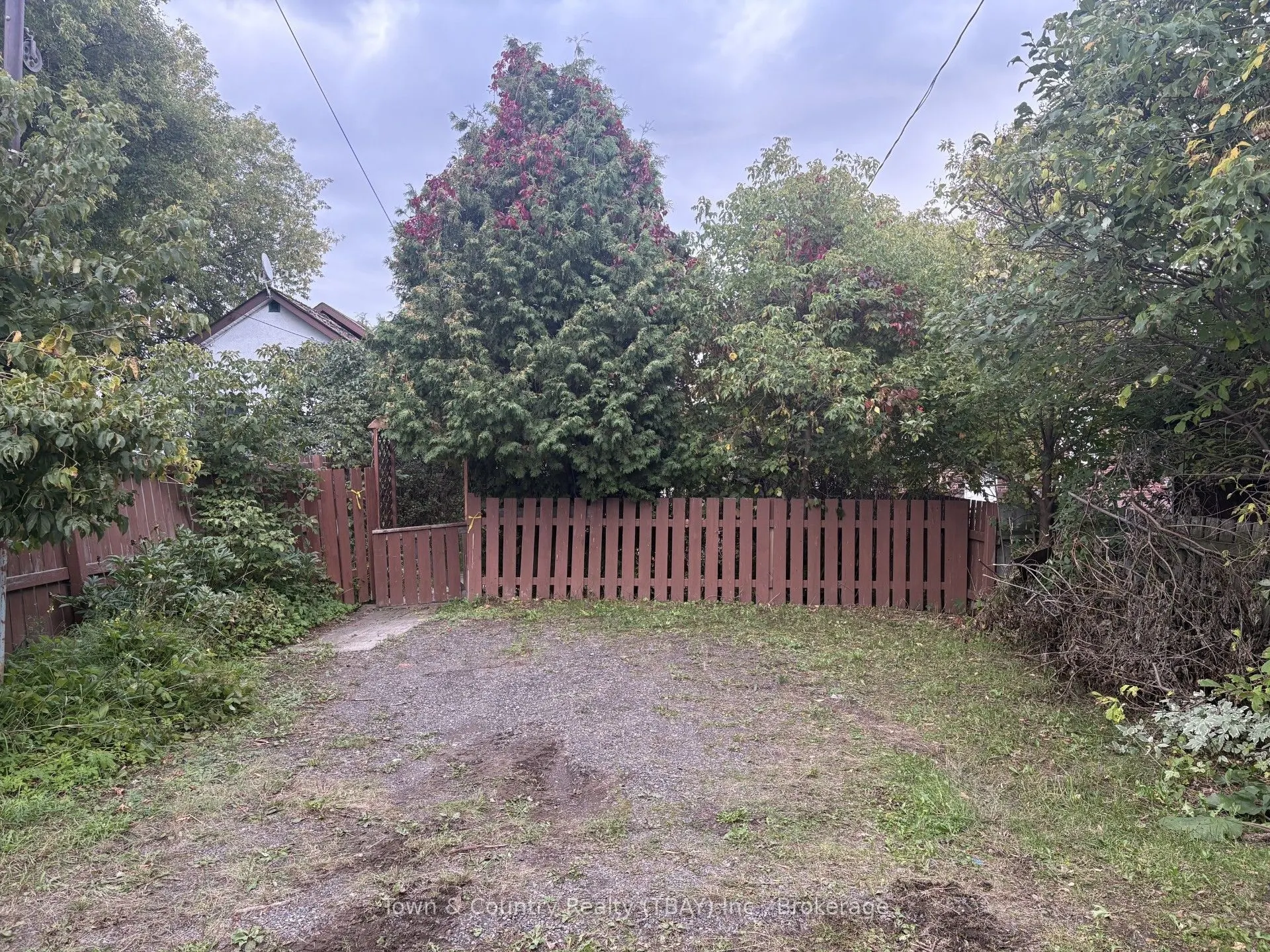 509 May Street N