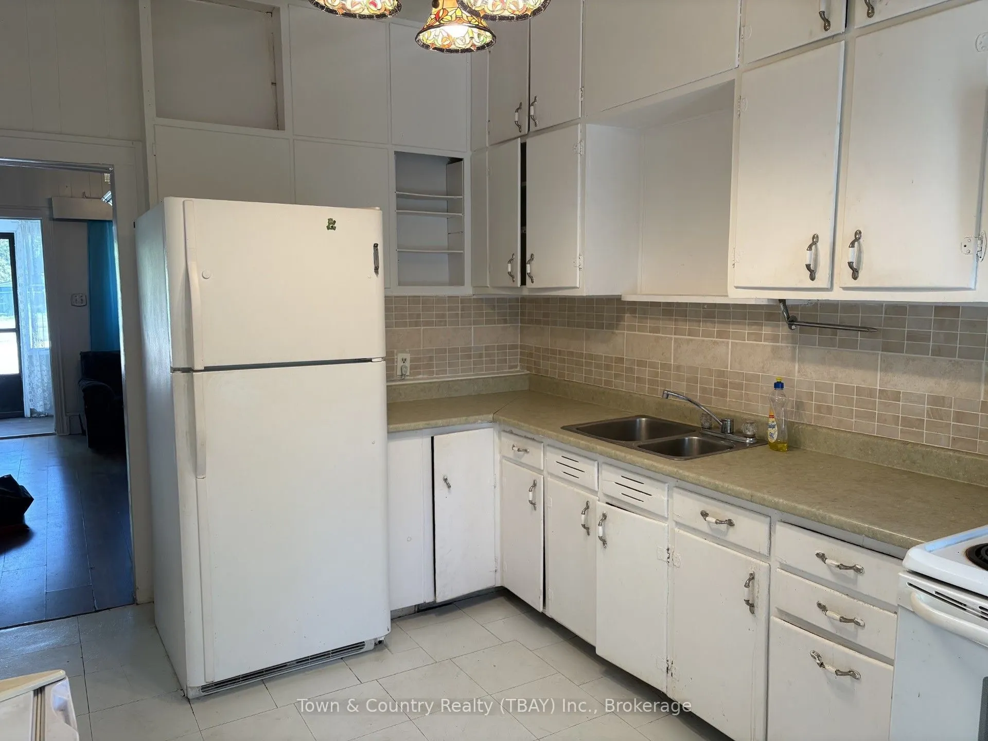 509 May Street N