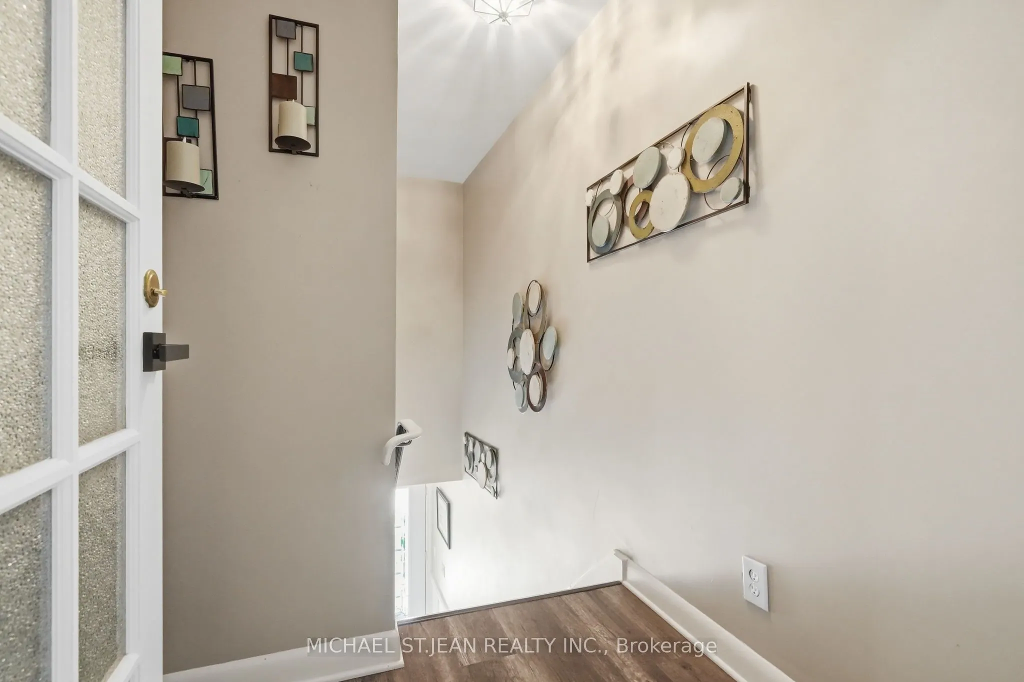 33 Centennial Parkway S