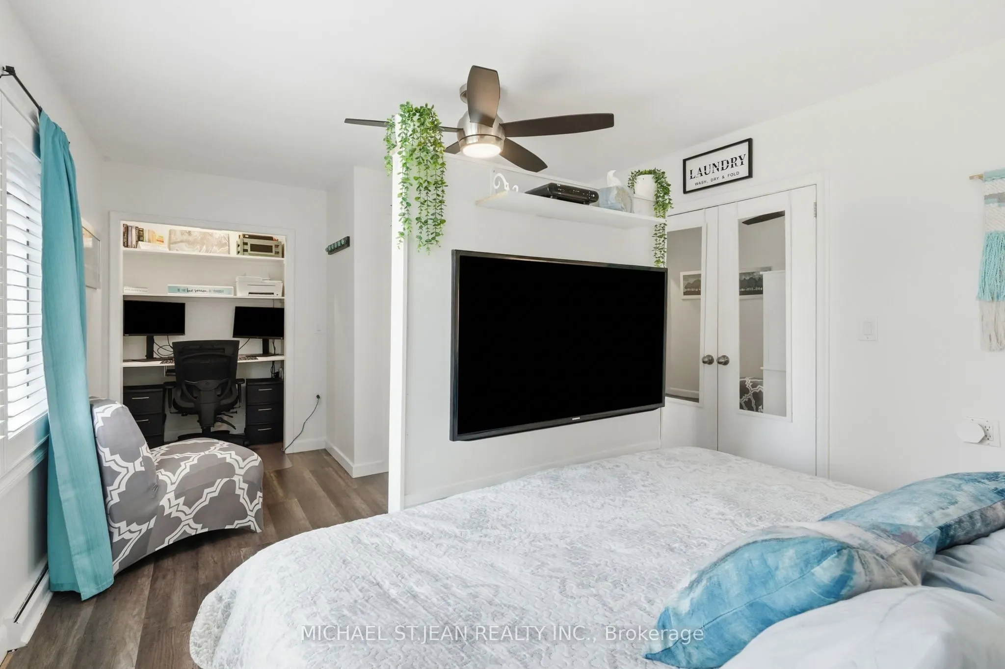 33 Centennial Parkway S