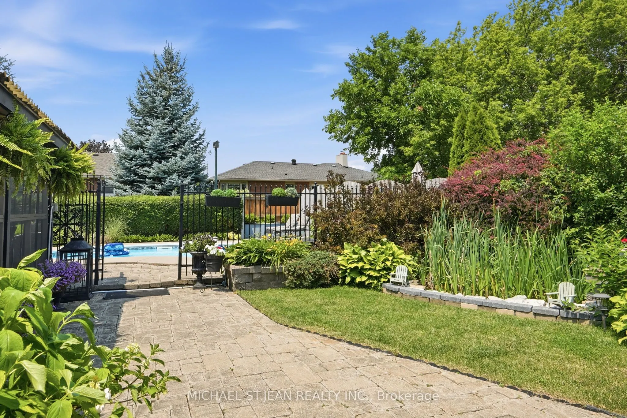 33 Centennial Parkway S