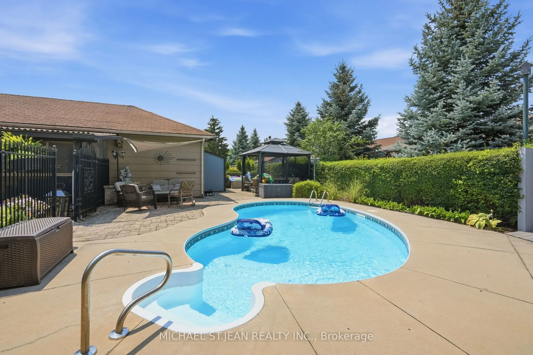 33 Centennial Parkway S