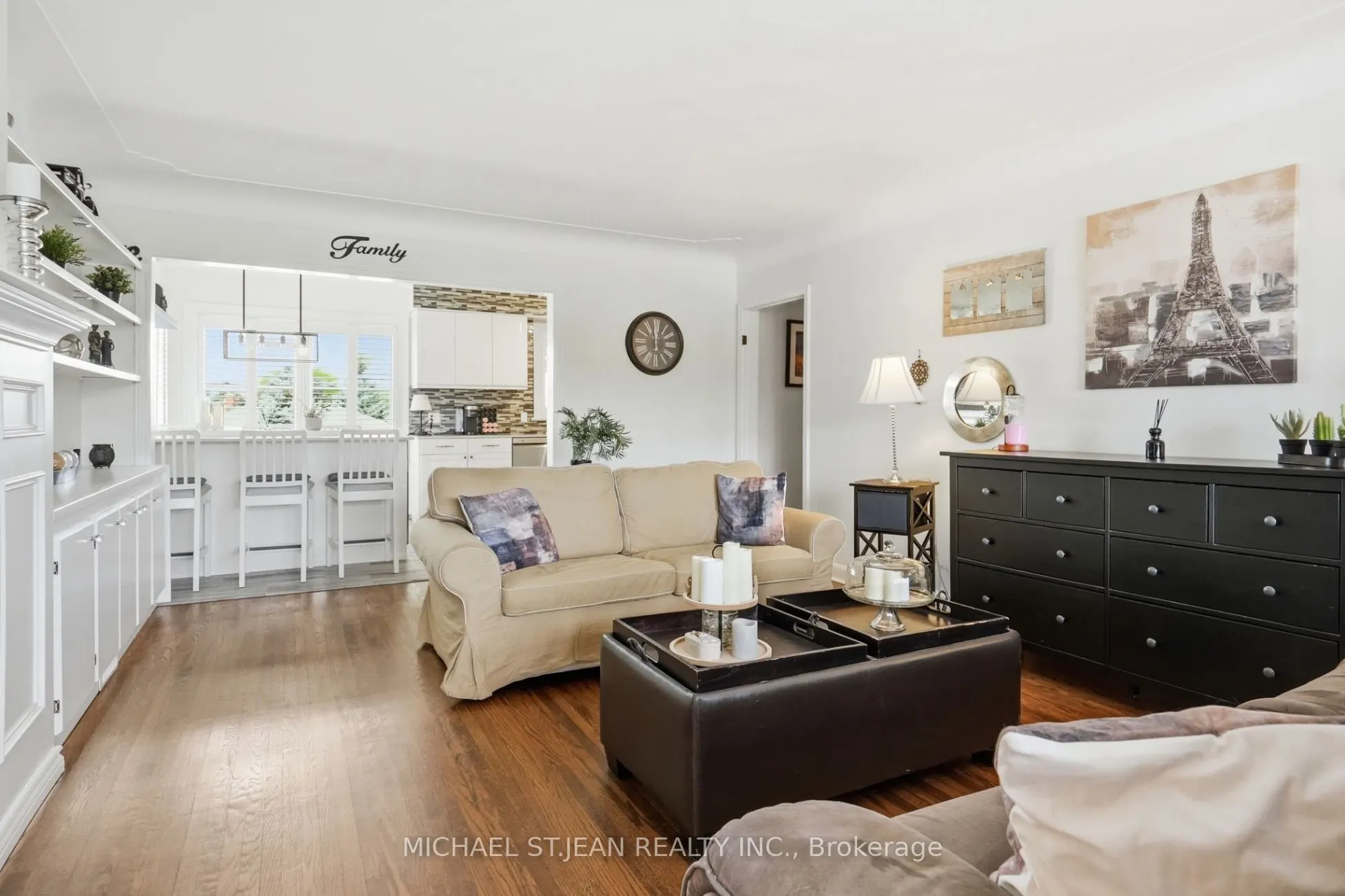 33 Centennial Parkway S