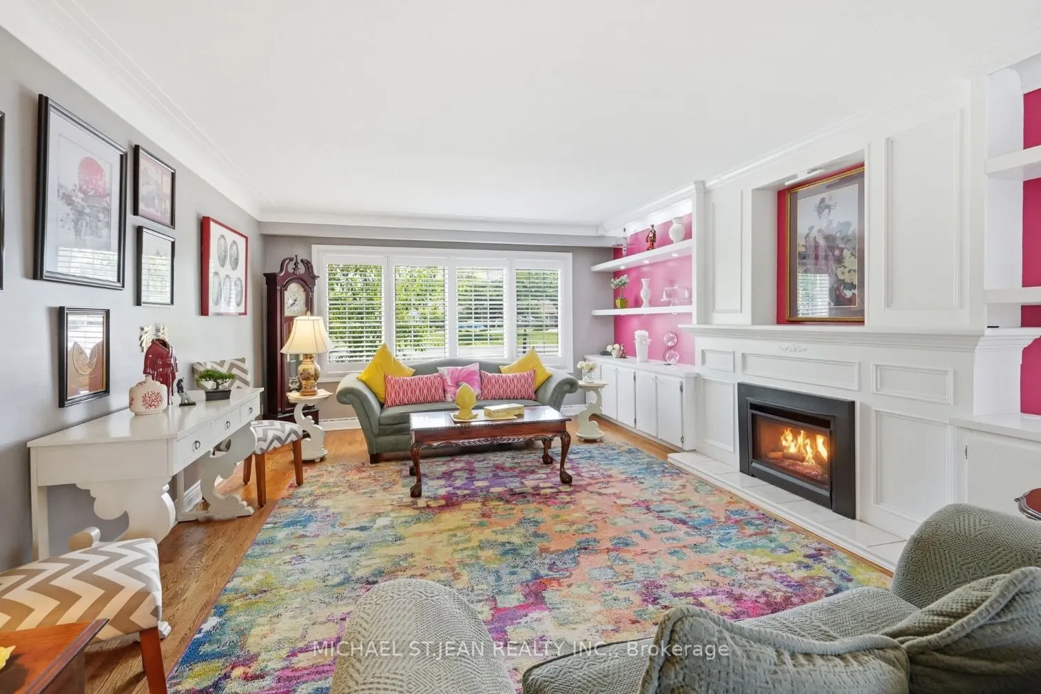 33 Centennial Parkway S