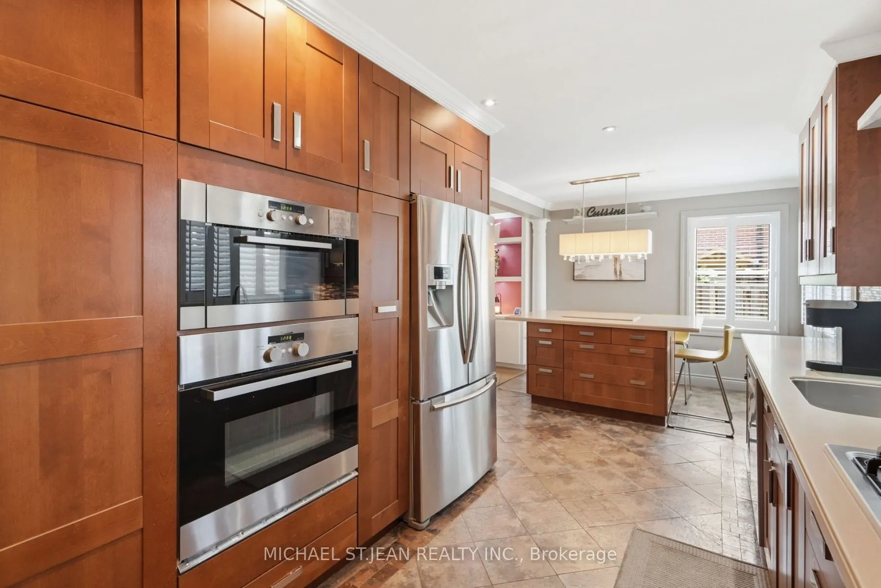 33 Centennial Parkway S