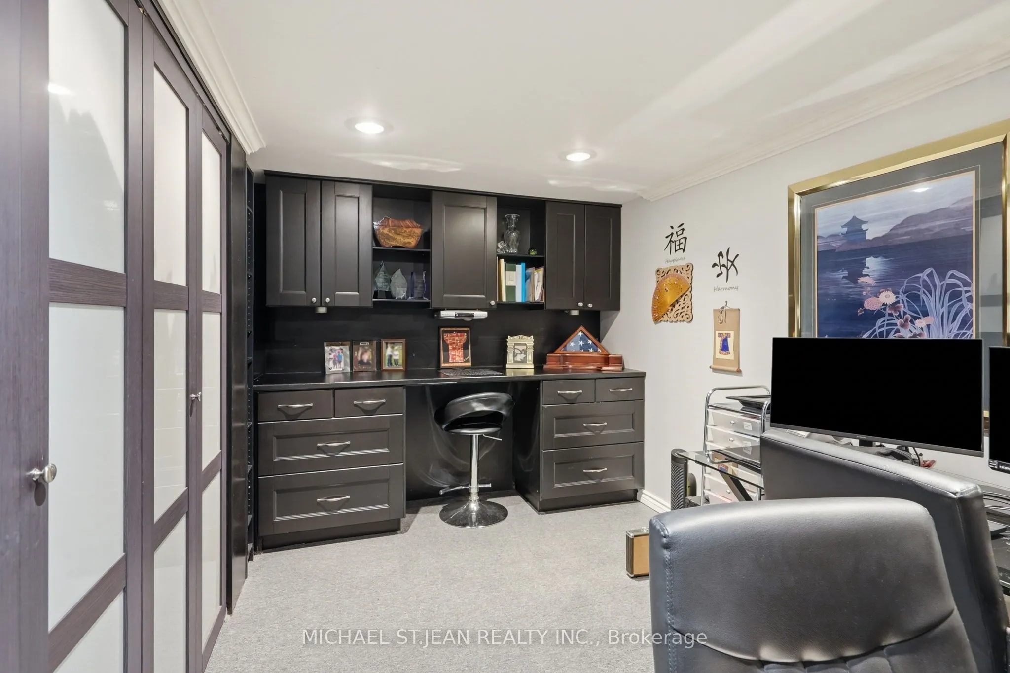 33 Centennial Parkway S