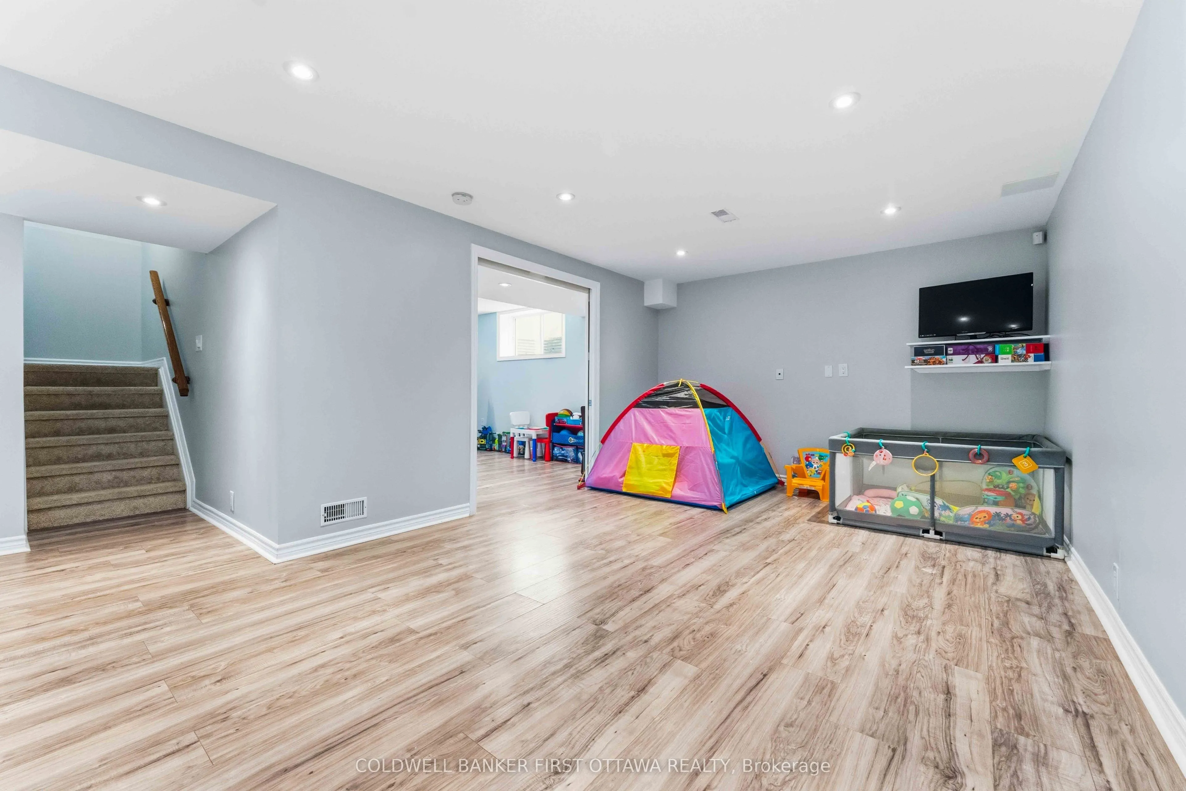150 Strathcarron Crescent