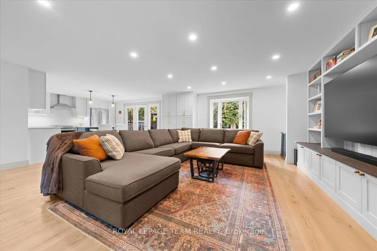 1844 Greenacre Crescent