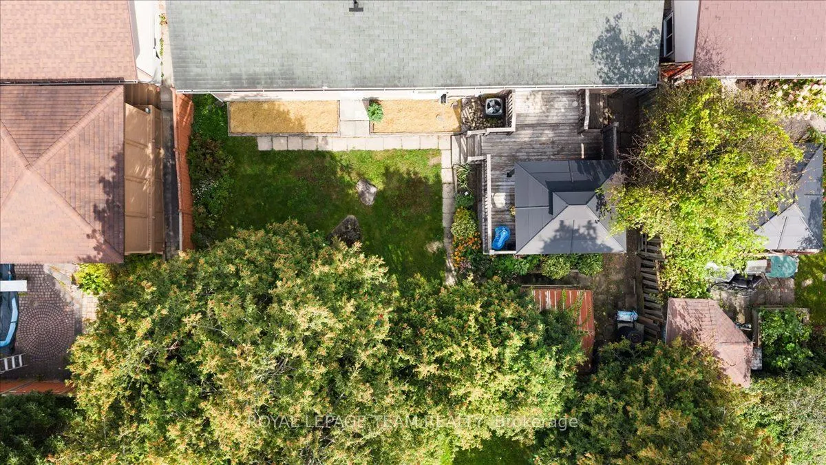 1844 Greenacre Crescent