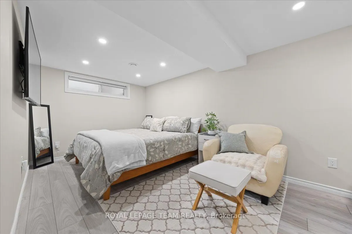 1844 Greenacre Crescent