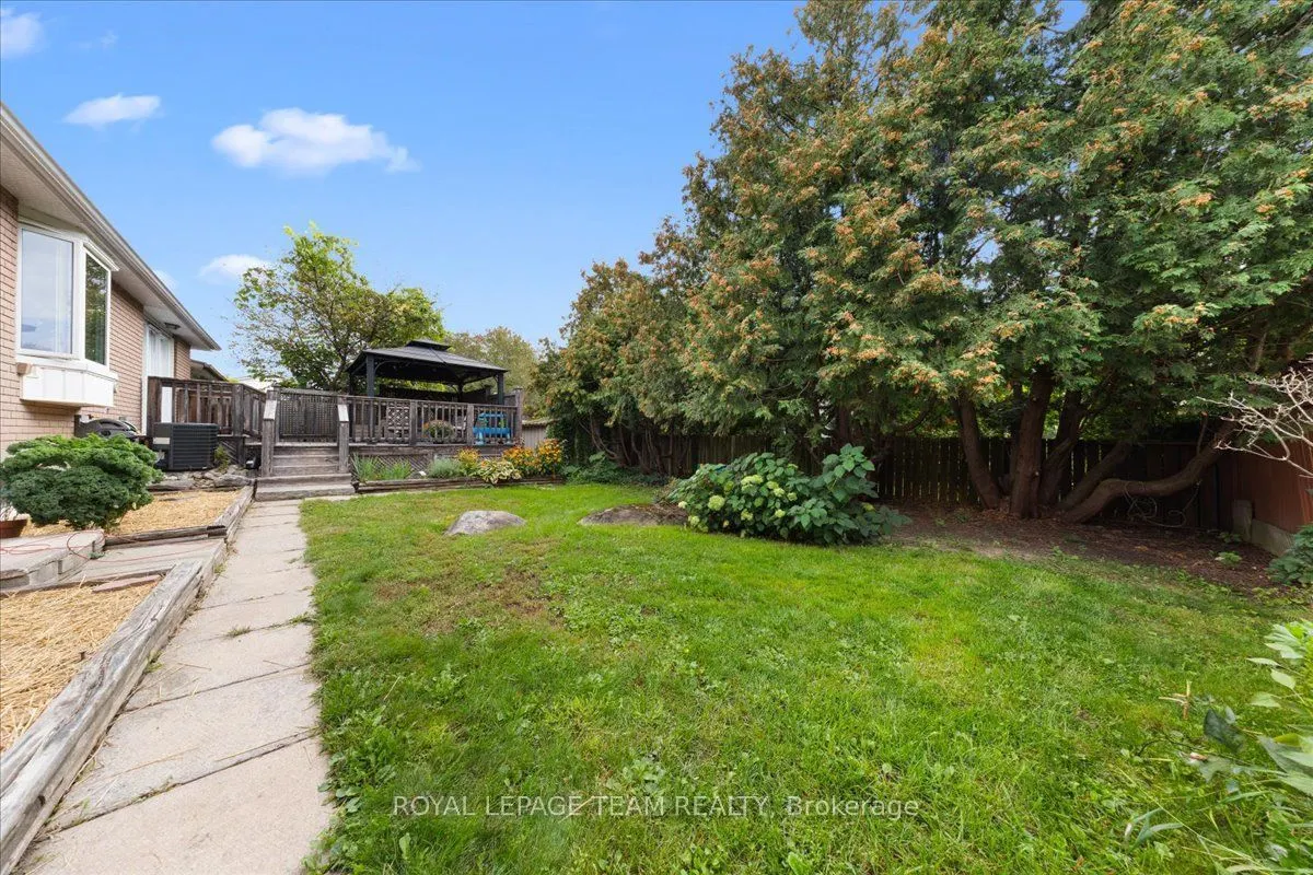 1844 Greenacre Crescent