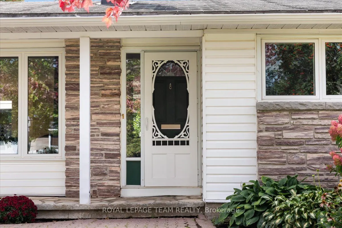 1844 Greenacre Crescent