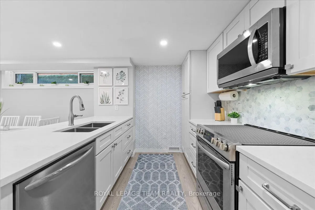 1844 Greenacre Crescent