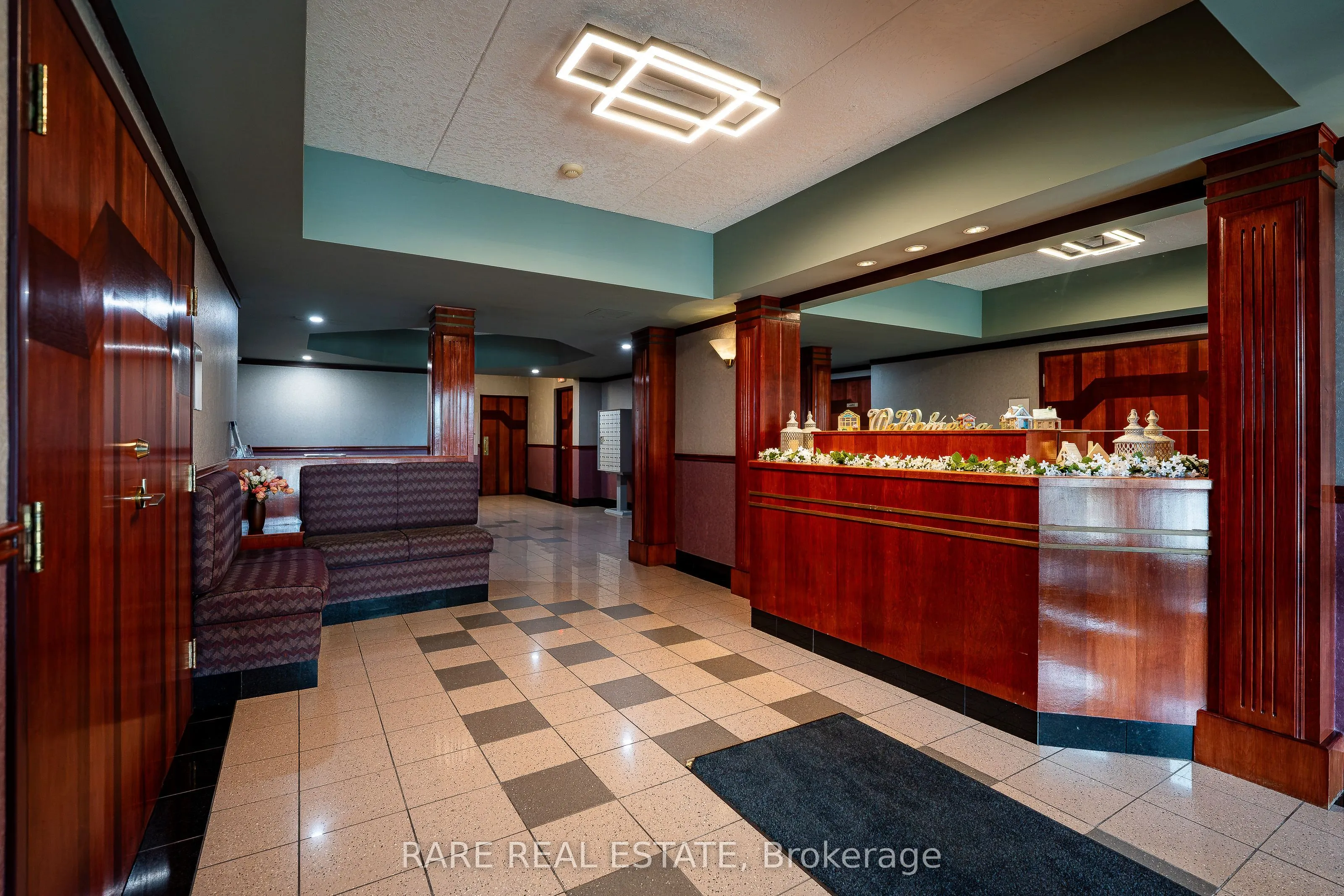 405 Erb Street W #403