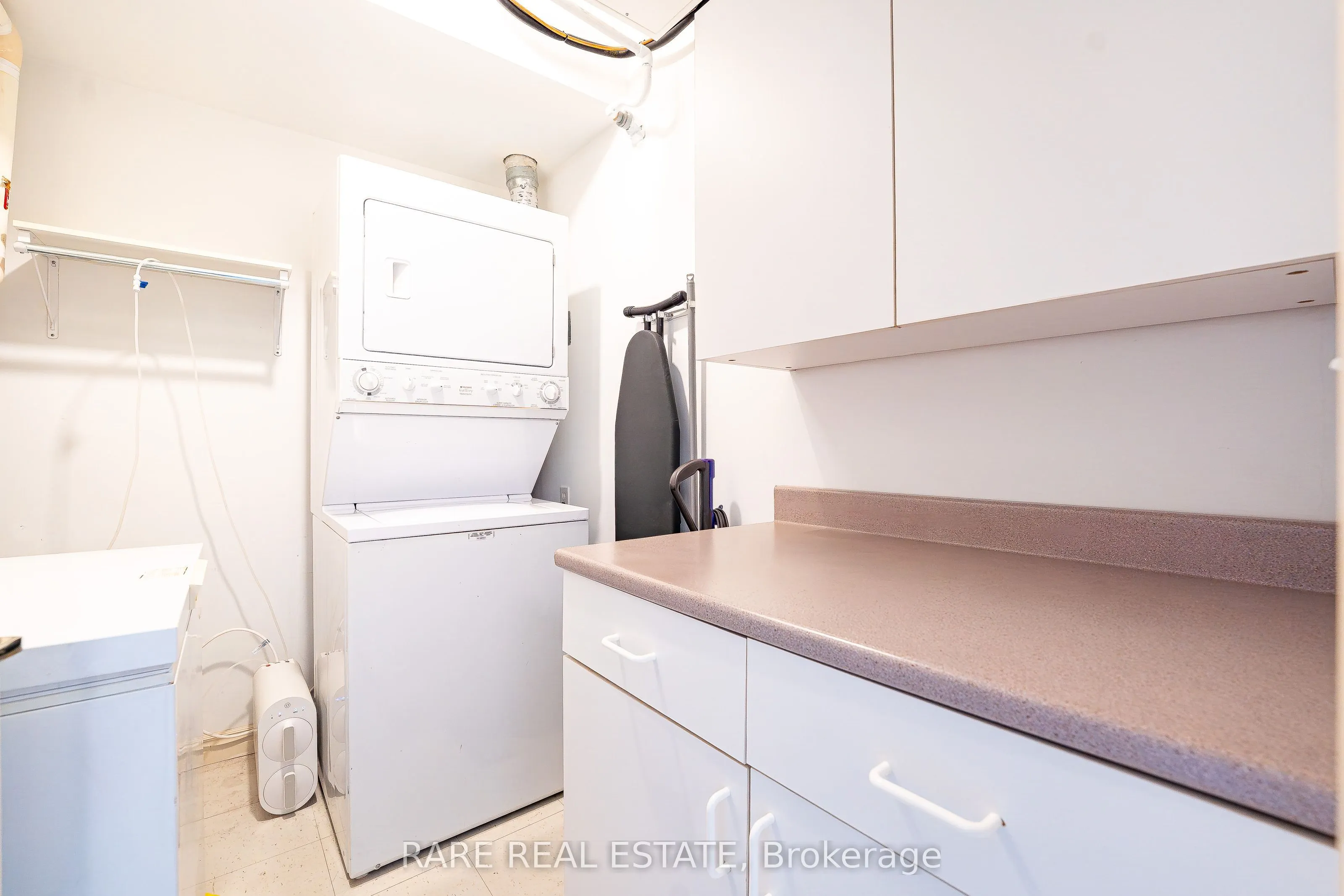405 Erb Street W #403