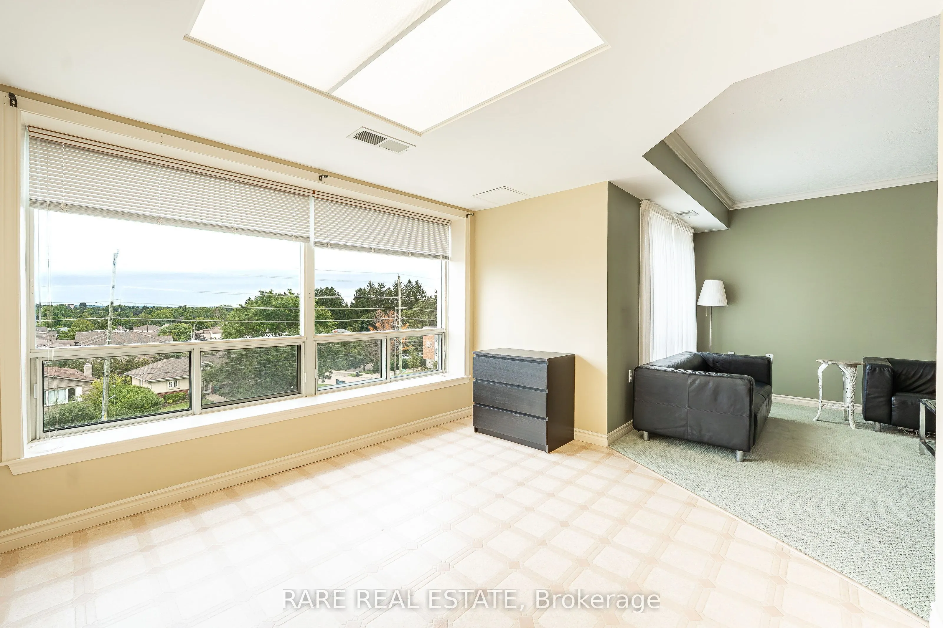 405 Erb Street W #403