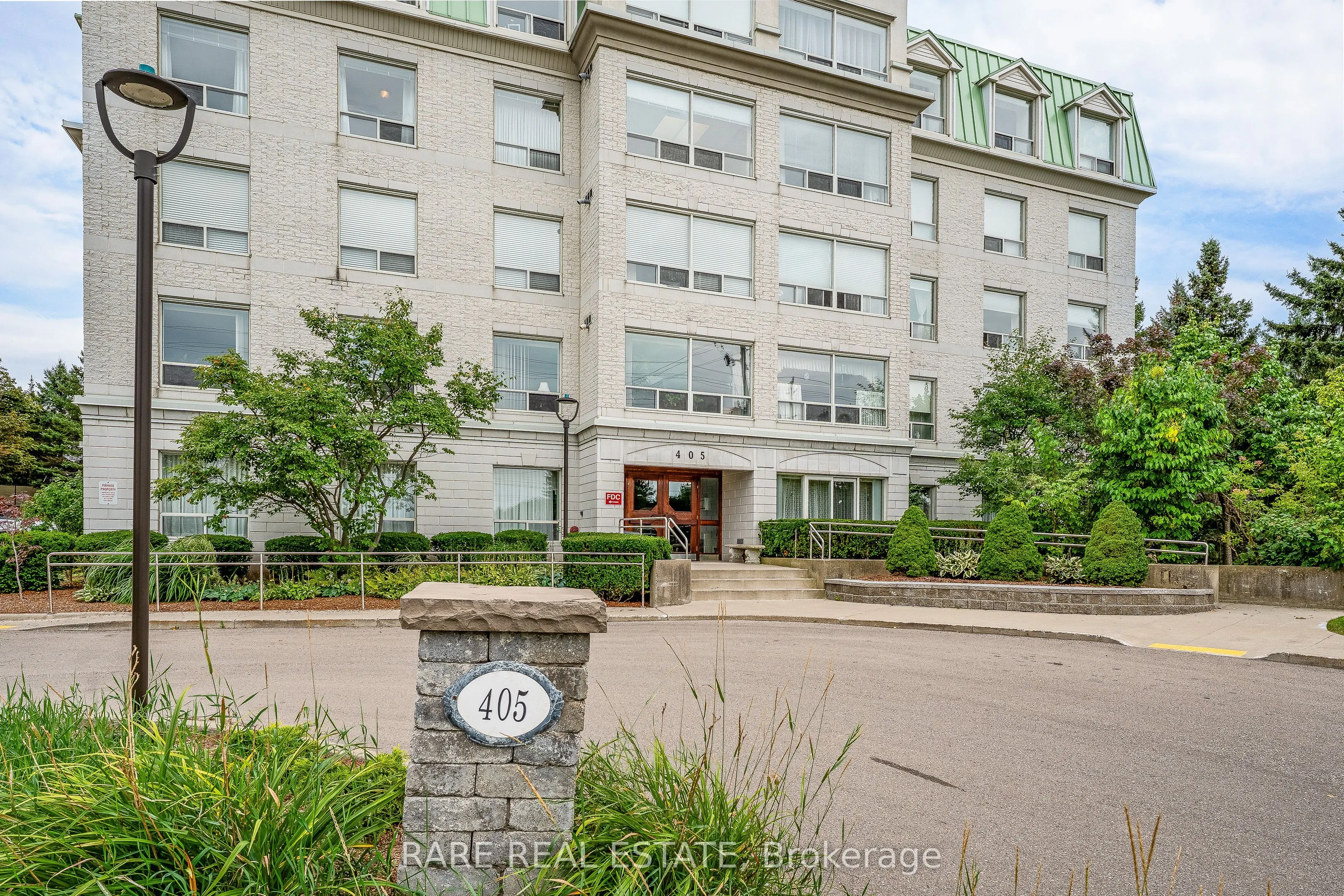 405 Erb Street W #403