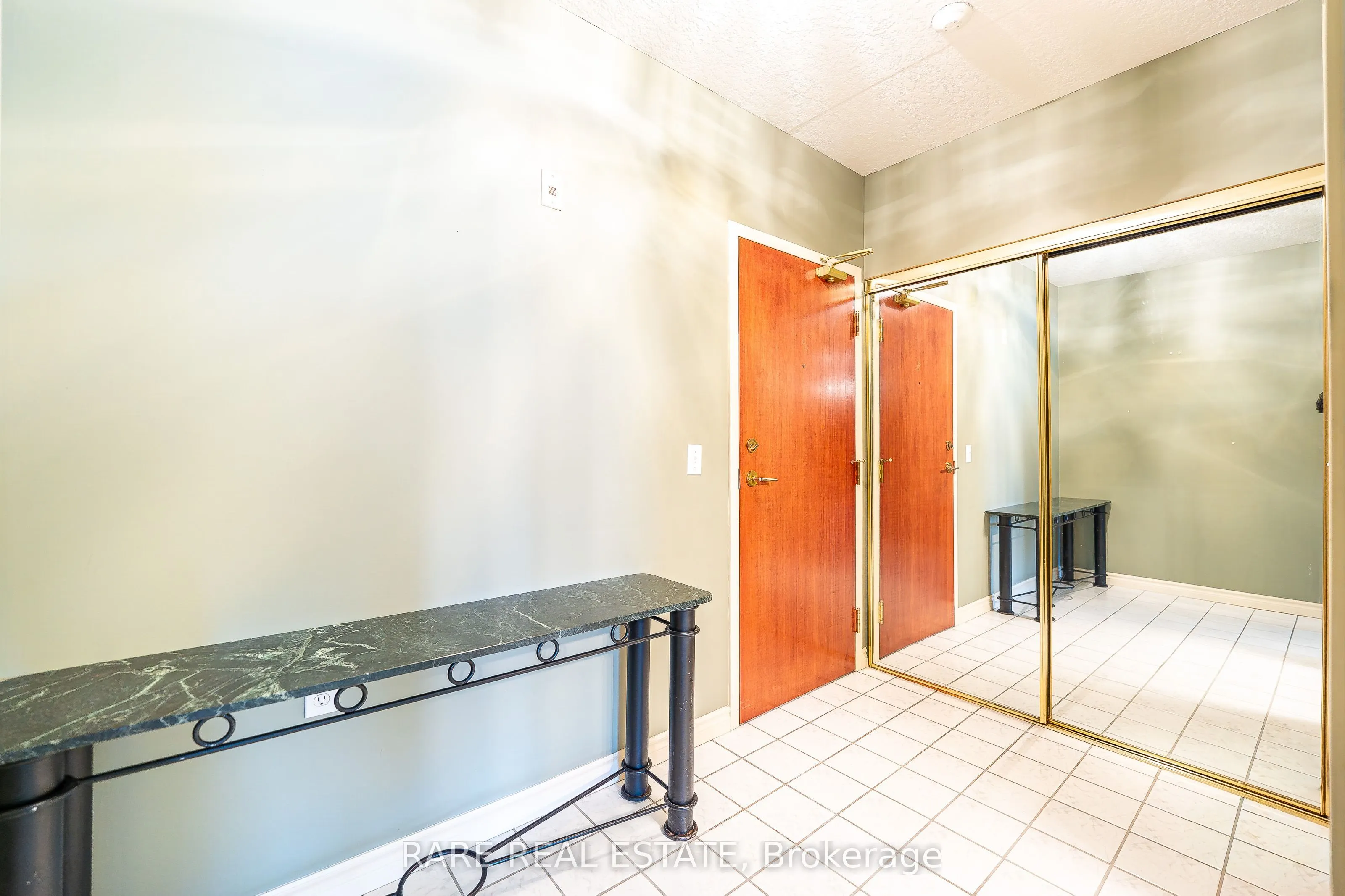 405 Erb Street W #403