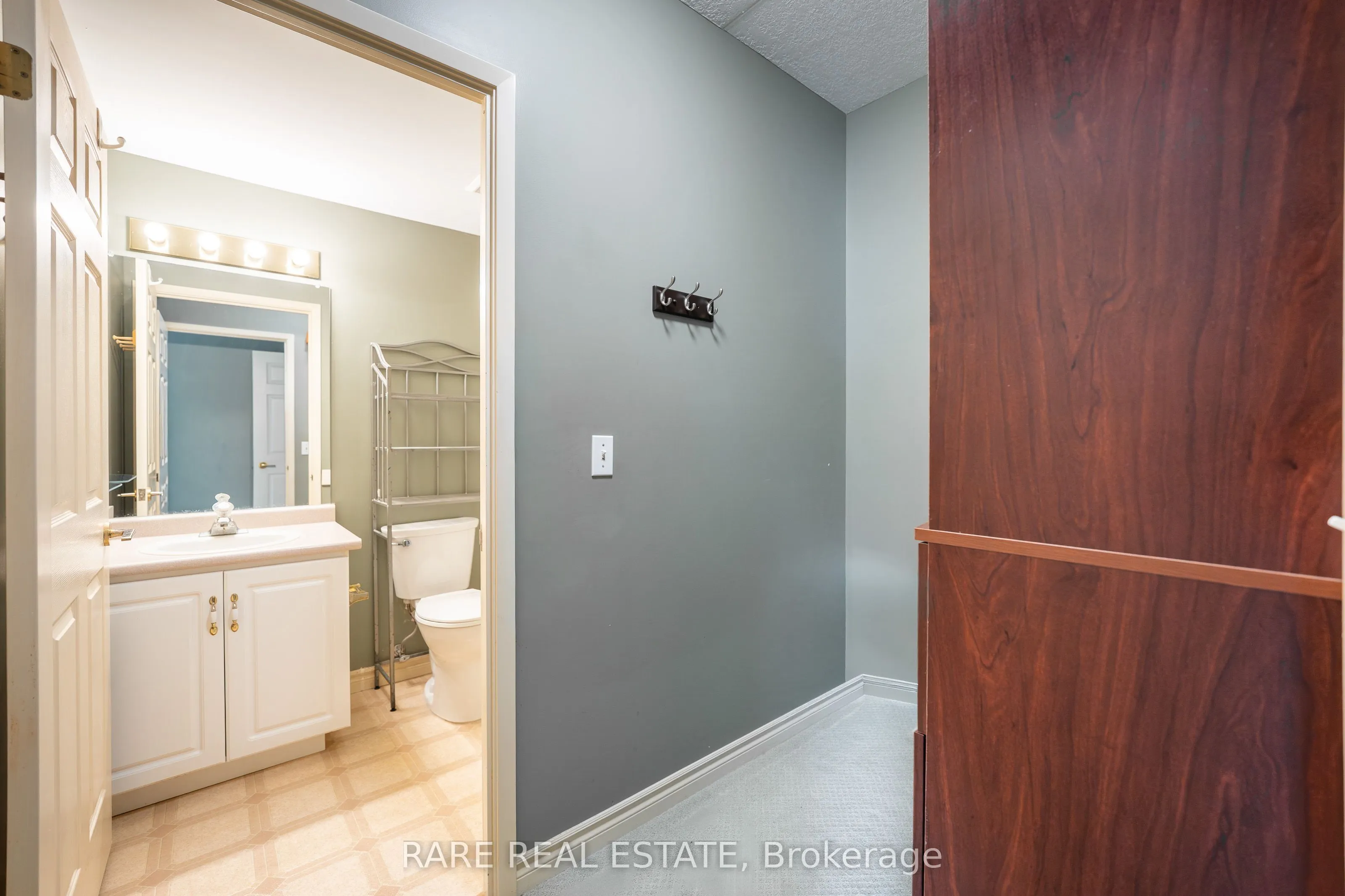 405 Erb Street W #403