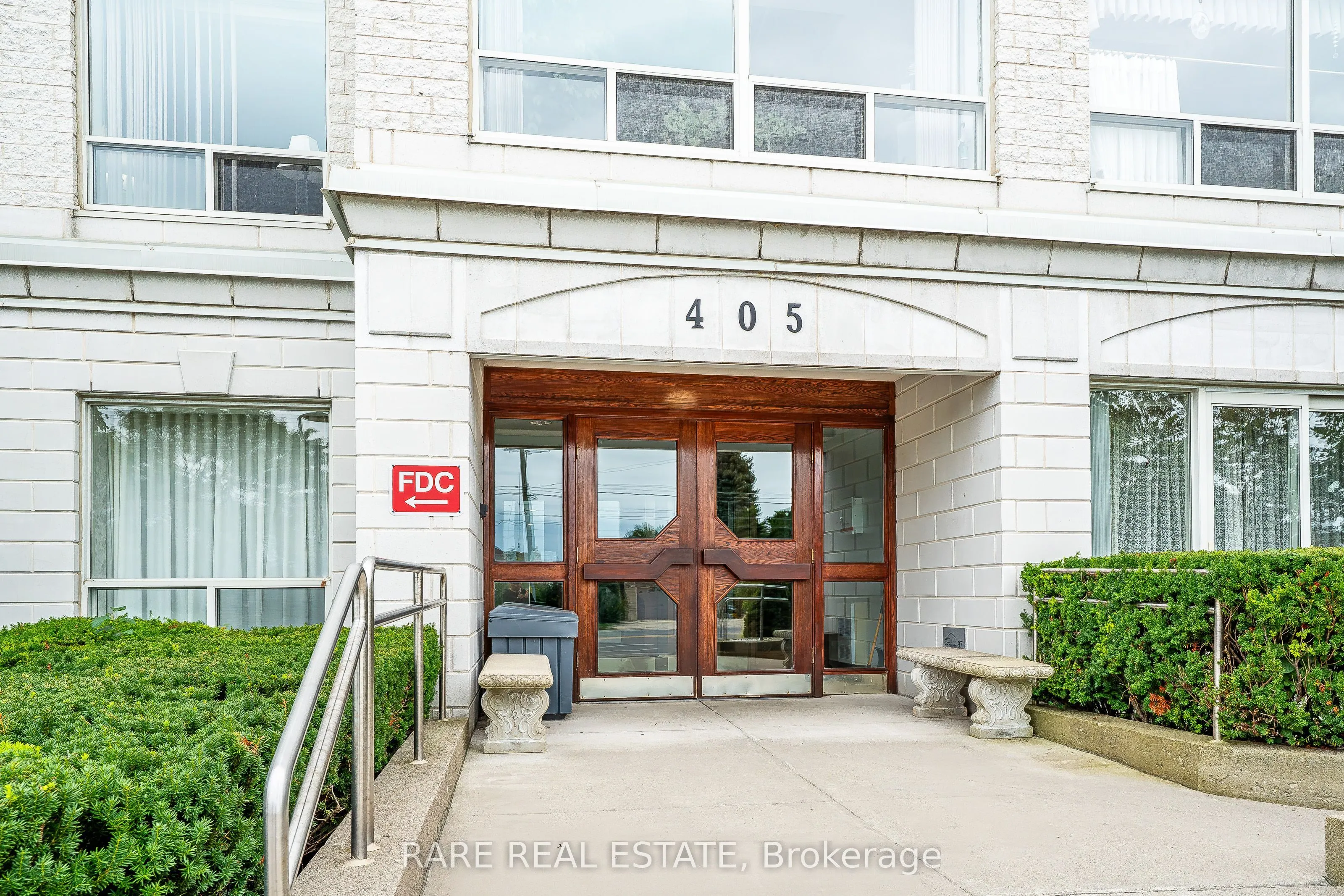 405 Erb Street W #403