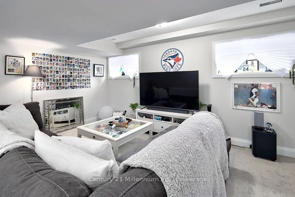 214 Yellow Birch Crescent