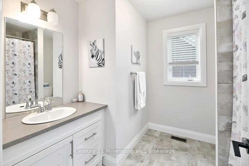 214 Yellow Birch Crescent