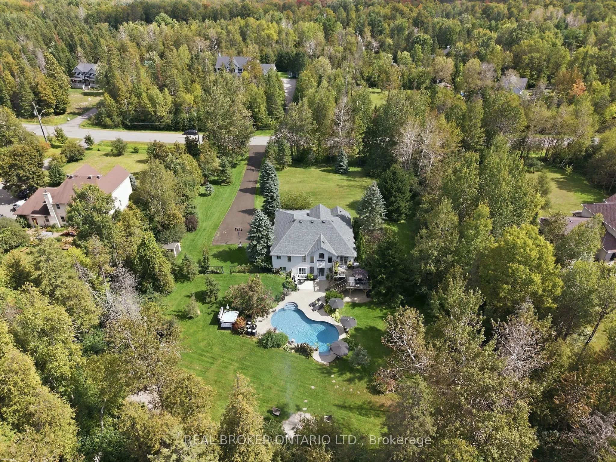 8 Sawgrass Circle
