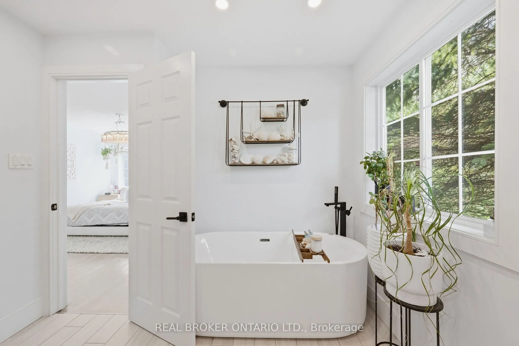 8 Sawgrass Circle