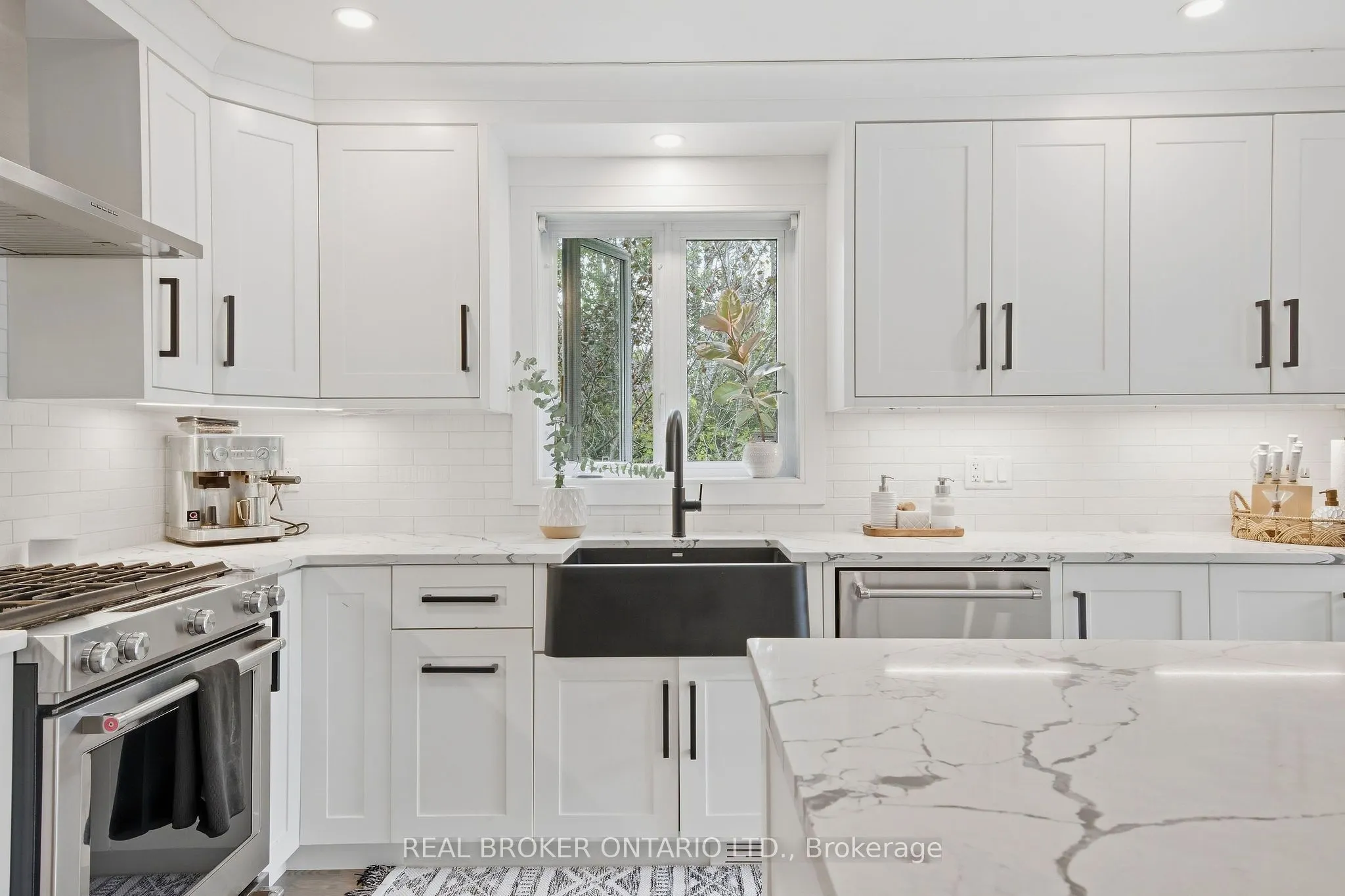 8 Sawgrass Circle