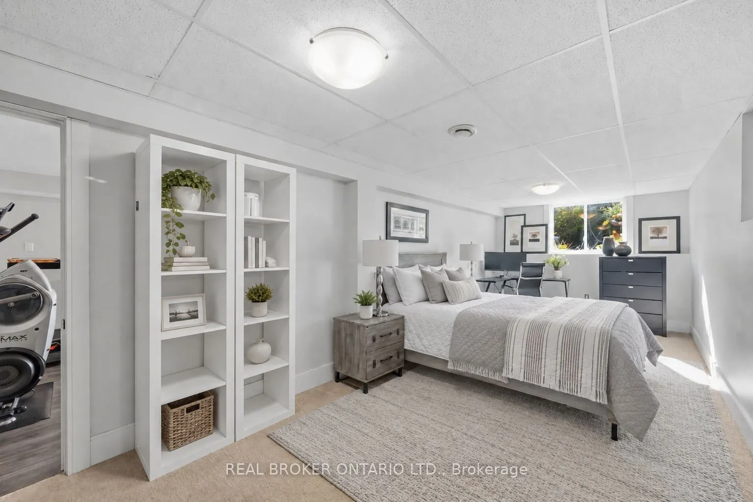 8 Sawgrass Circle