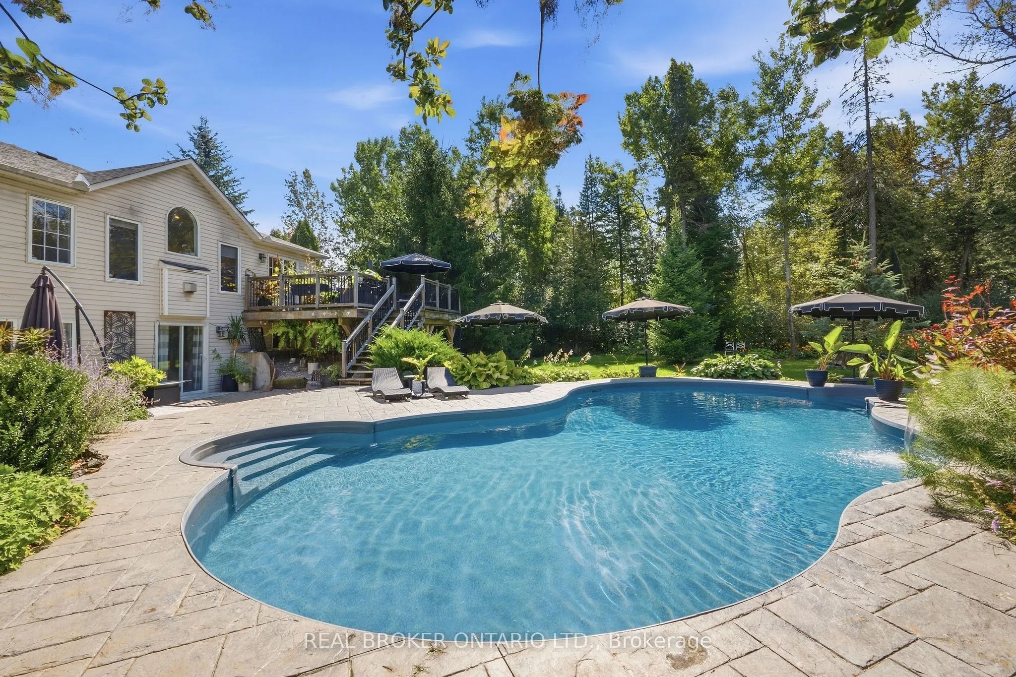 8 Sawgrass Circle