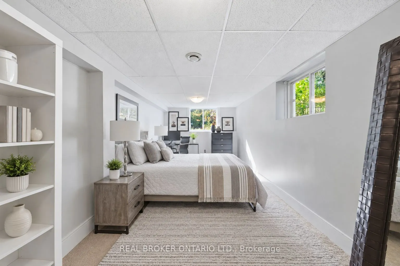 8 Sawgrass Circle