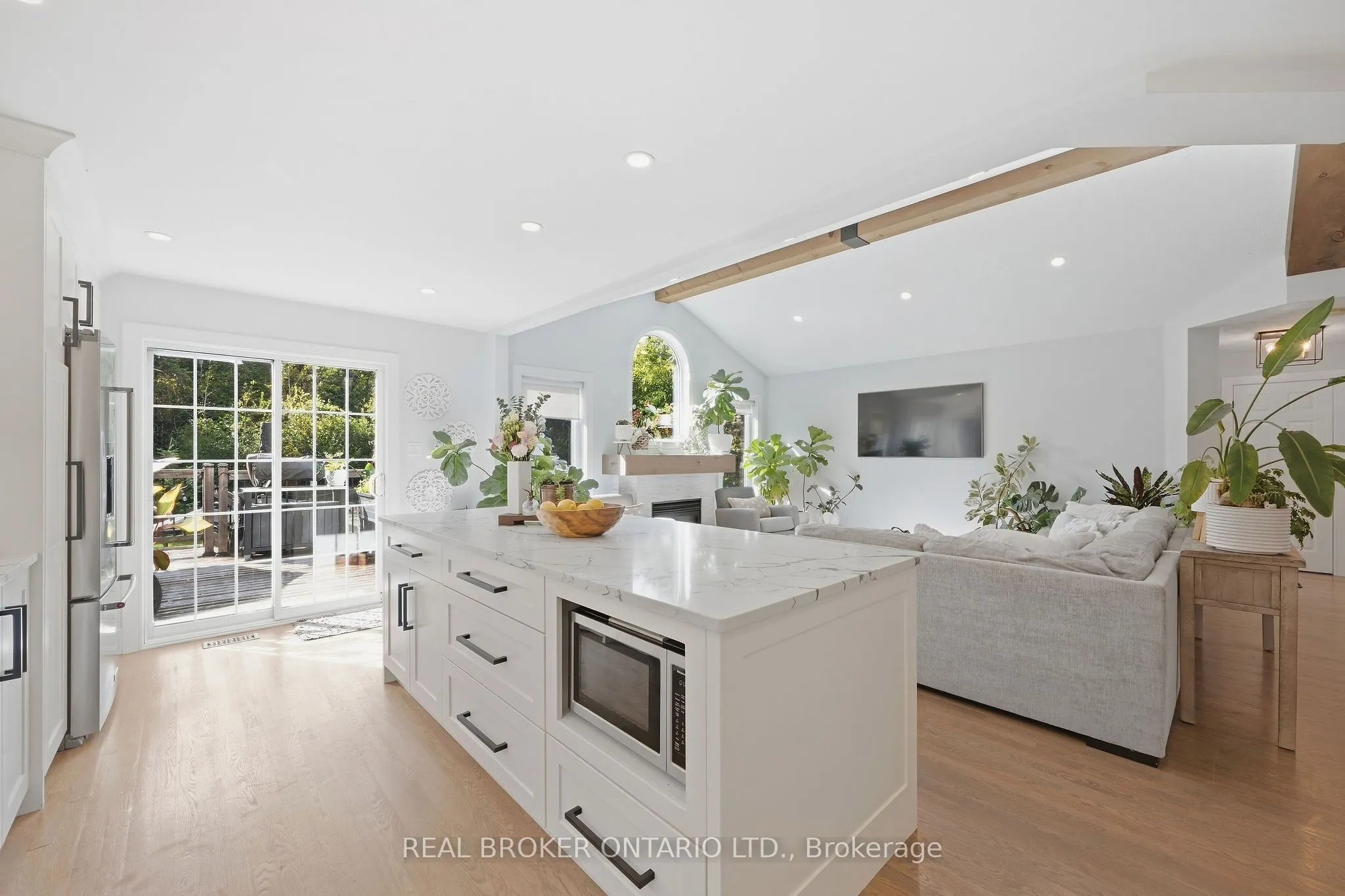 8 Sawgrass Circle