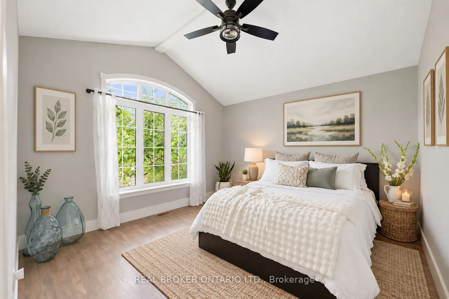8 Sawgrass Circle