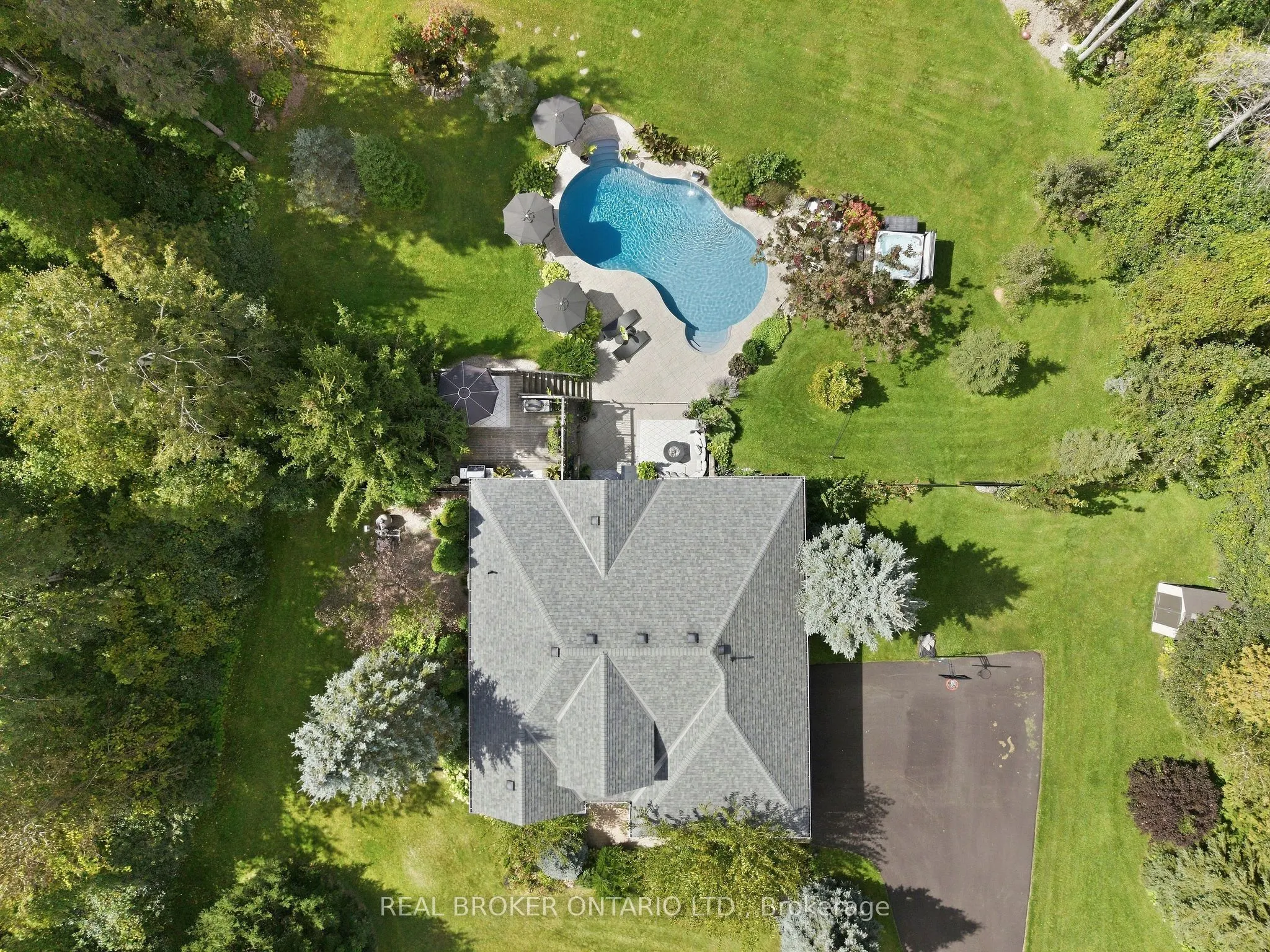8 Sawgrass Circle