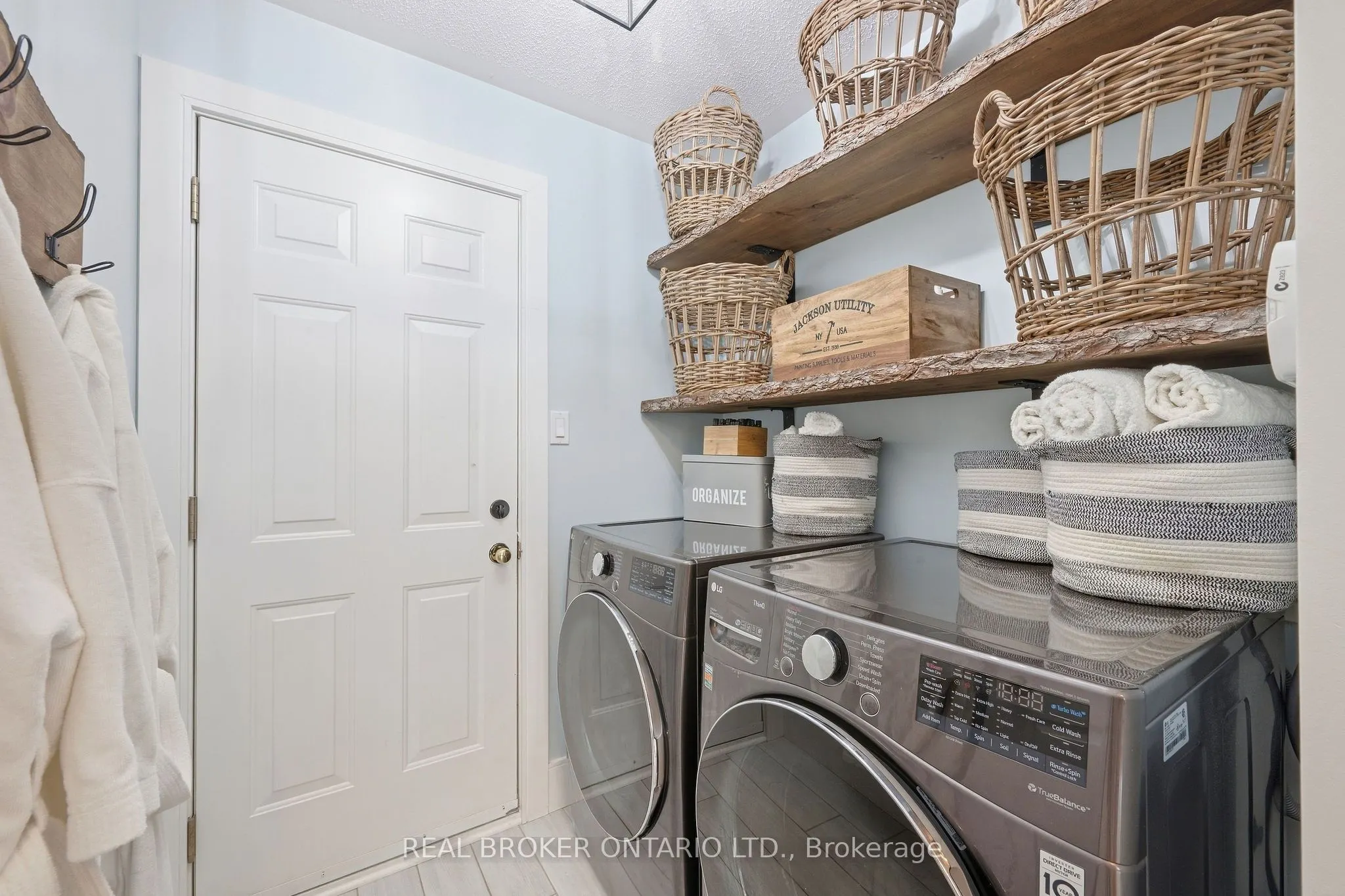 8 Sawgrass Circle