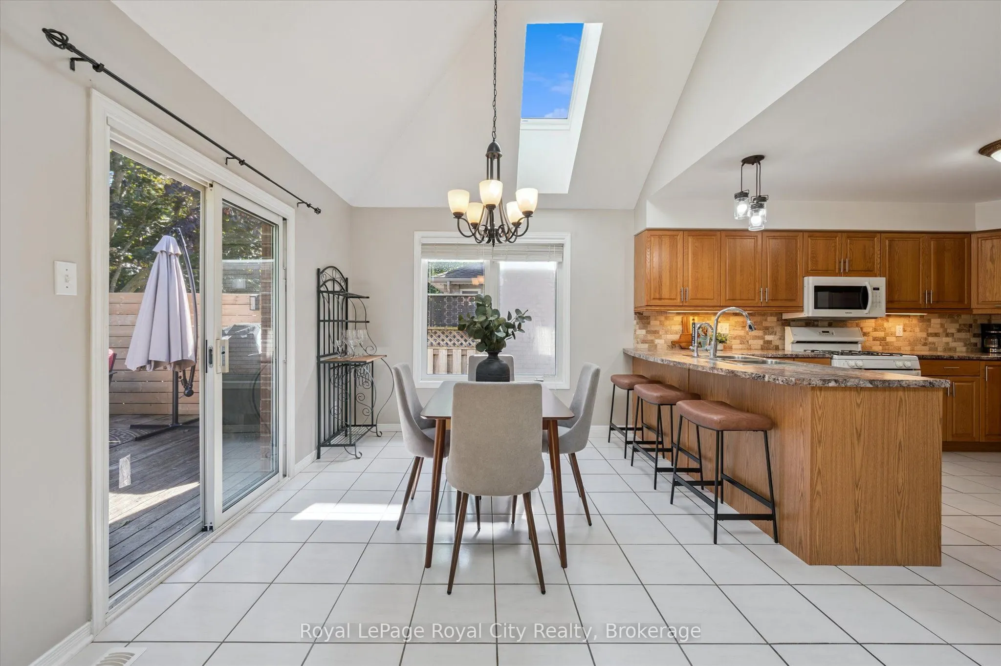 27 Oakridge Crescent