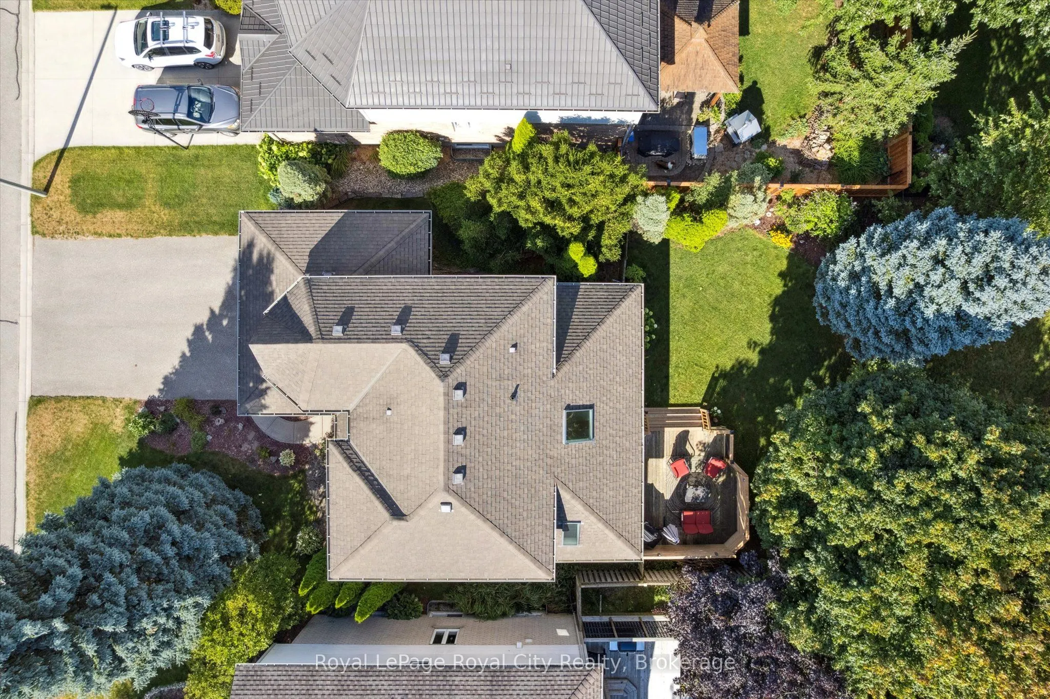 27 Oakridge Crescent