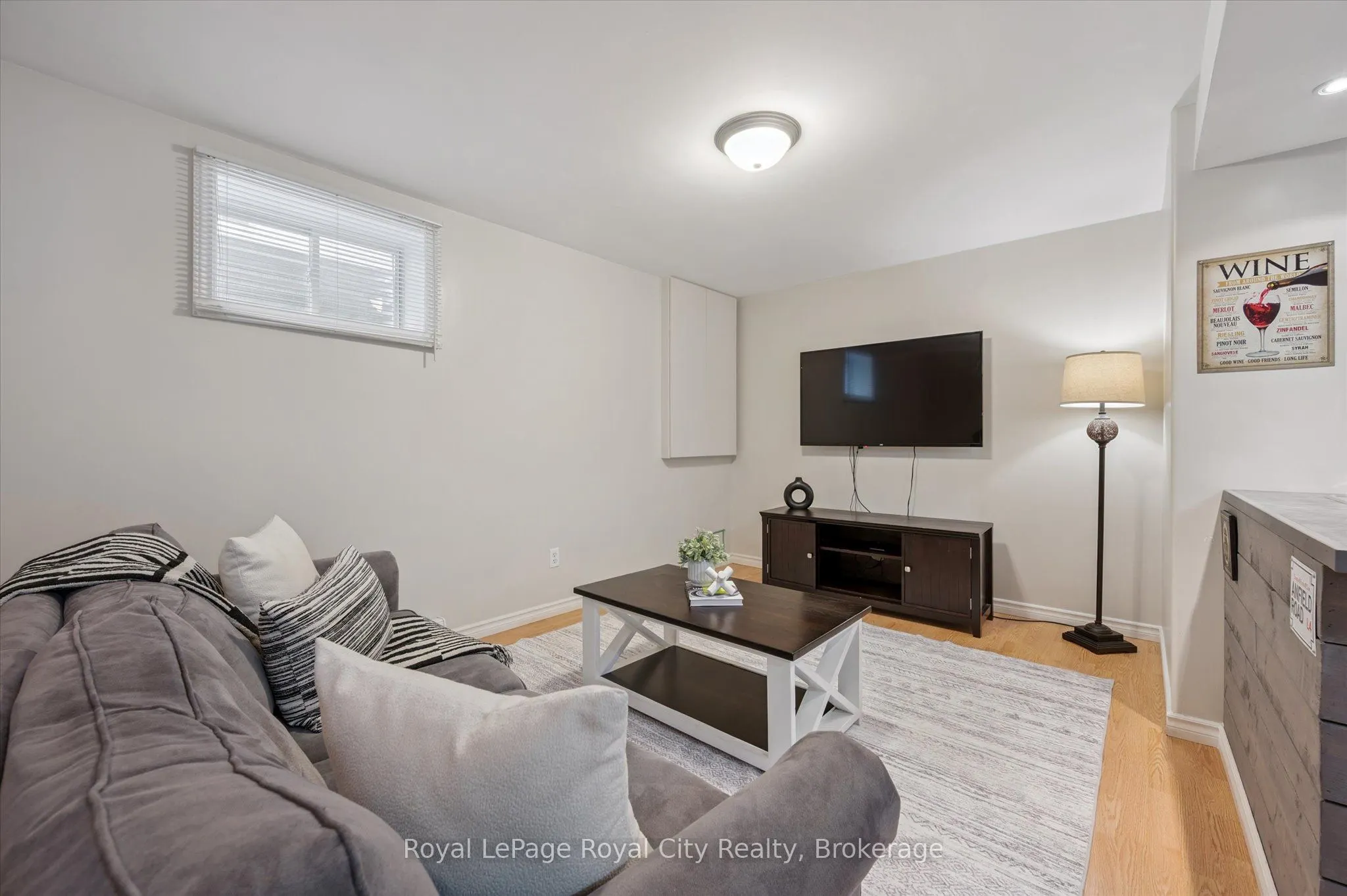 27 Oakridge Crescent